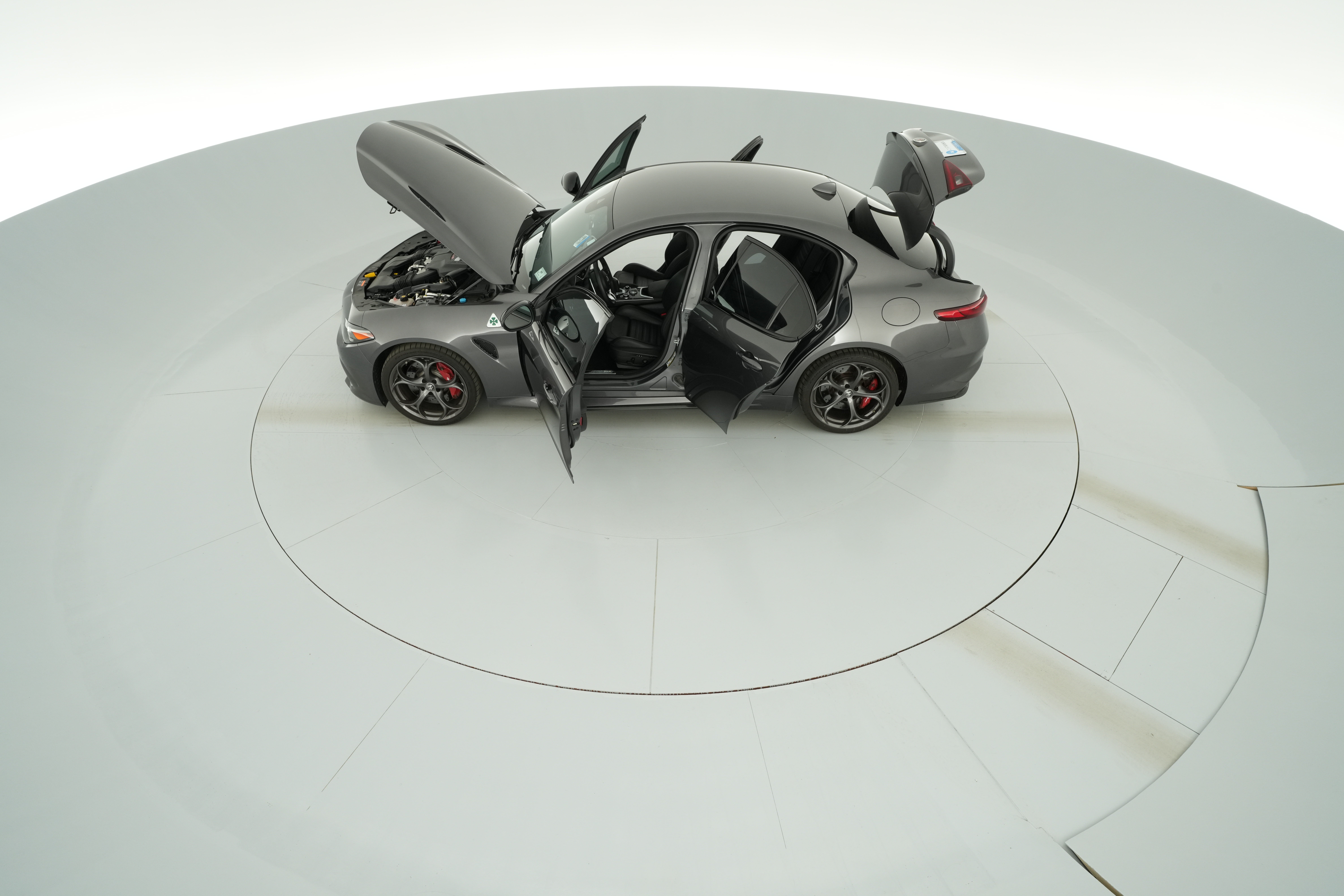 2022 Alfa Romeo Giulia Quadrifoglio - Photo 46