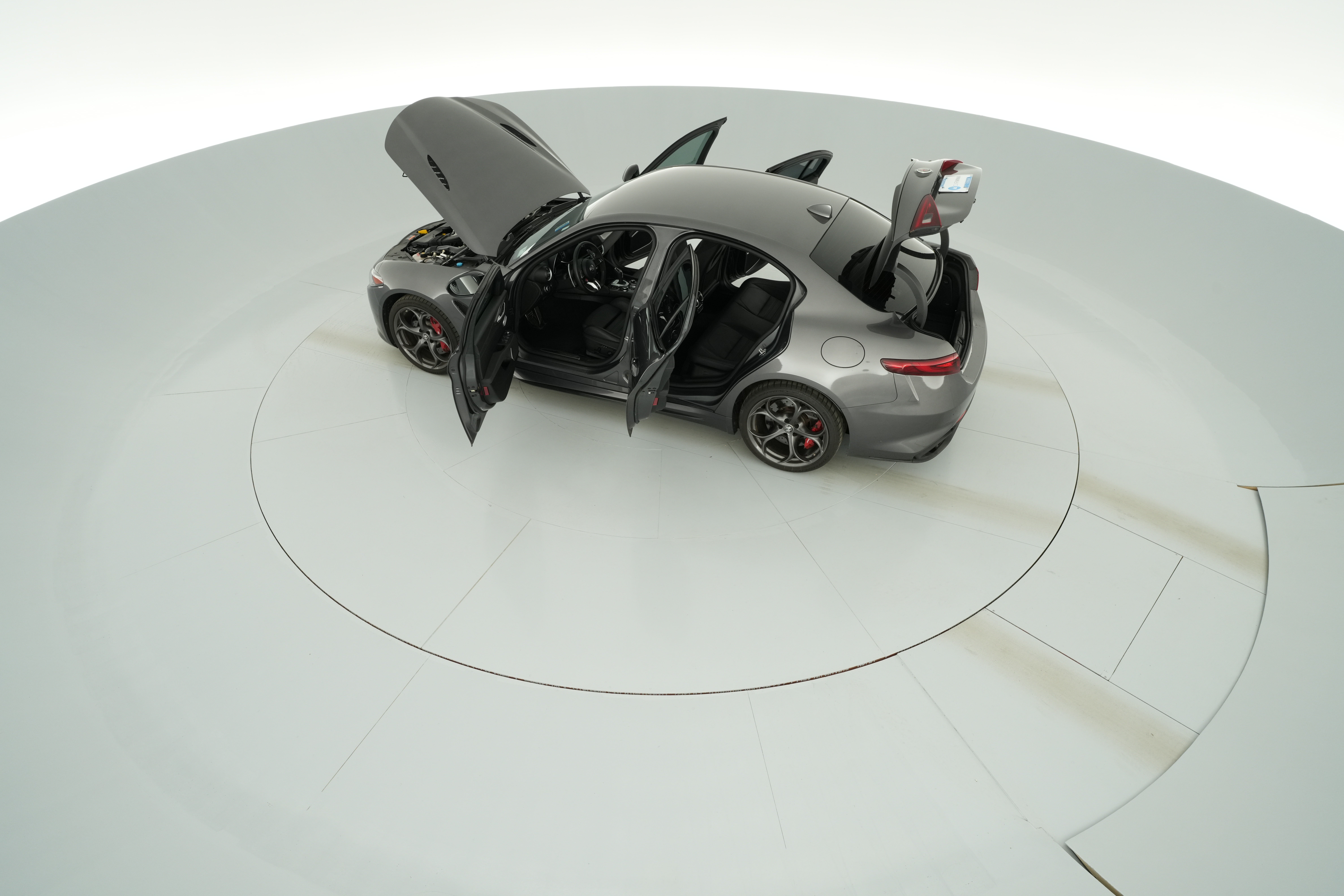 2022 Alfa Romeo Giulia Quadrifoglio - Photo 47