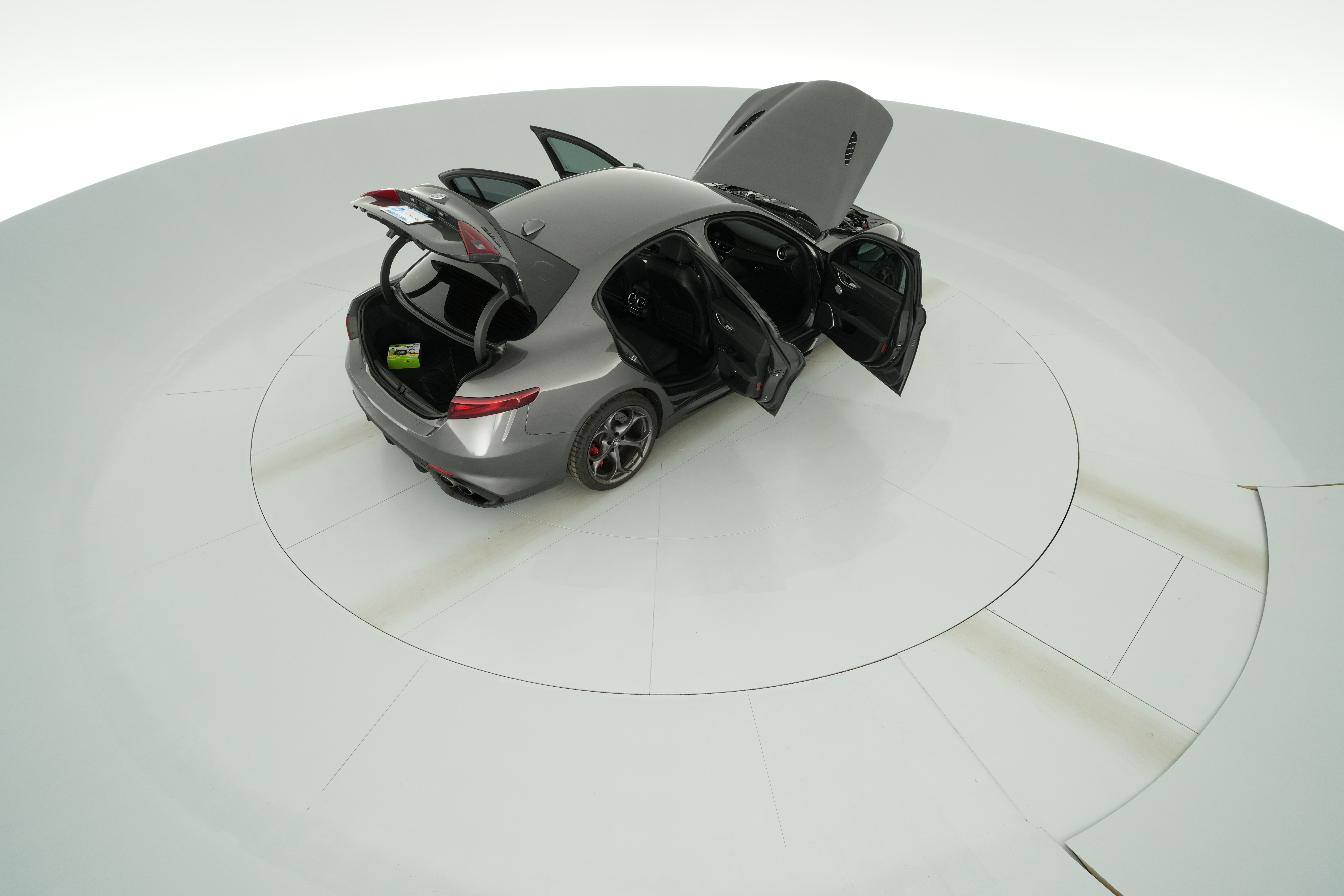 2022 Alfa Romeo Giulia Quadrifoglio - Photo 52