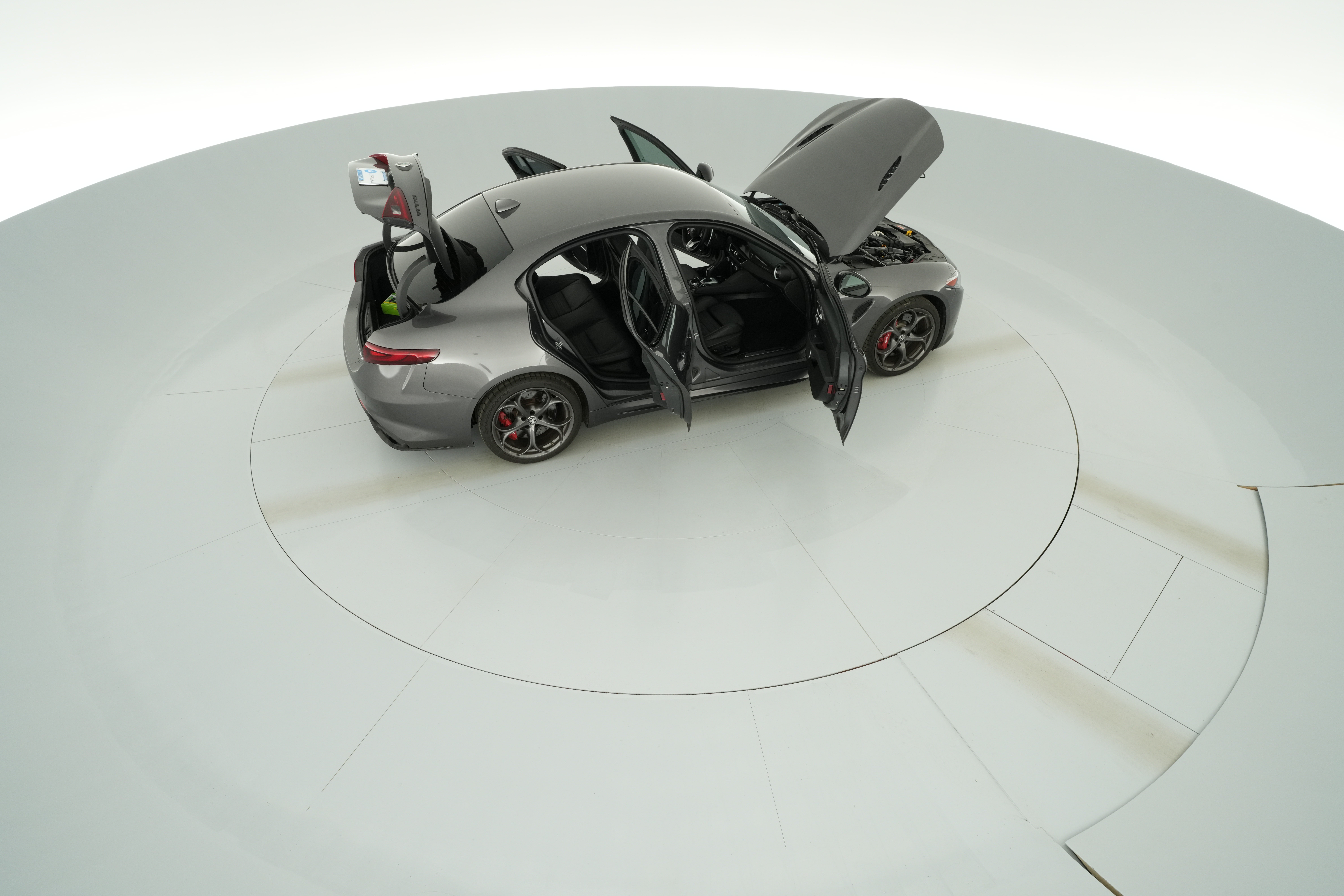 2022 Alfa Romeo Giulia Quadrifoglio - Photo 53