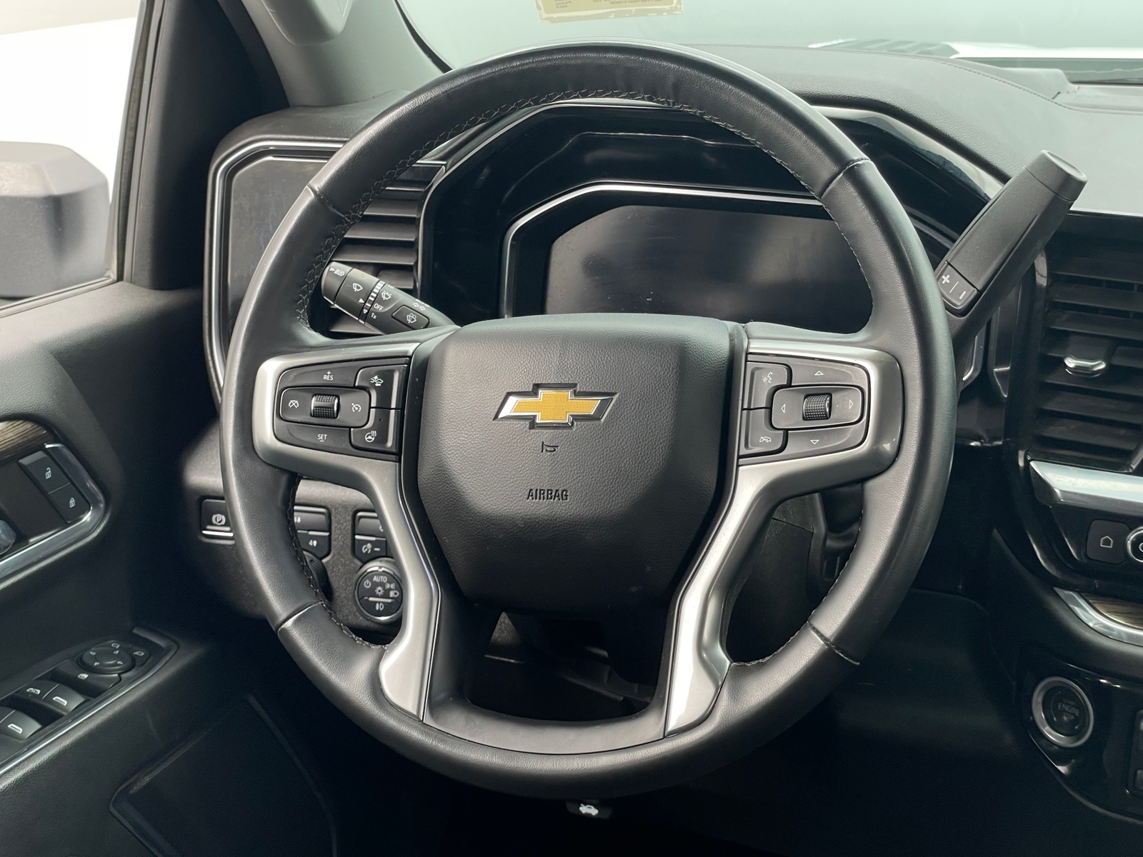 Thumbnail: 2024 Chevrolet Silverado 2500 - 5
