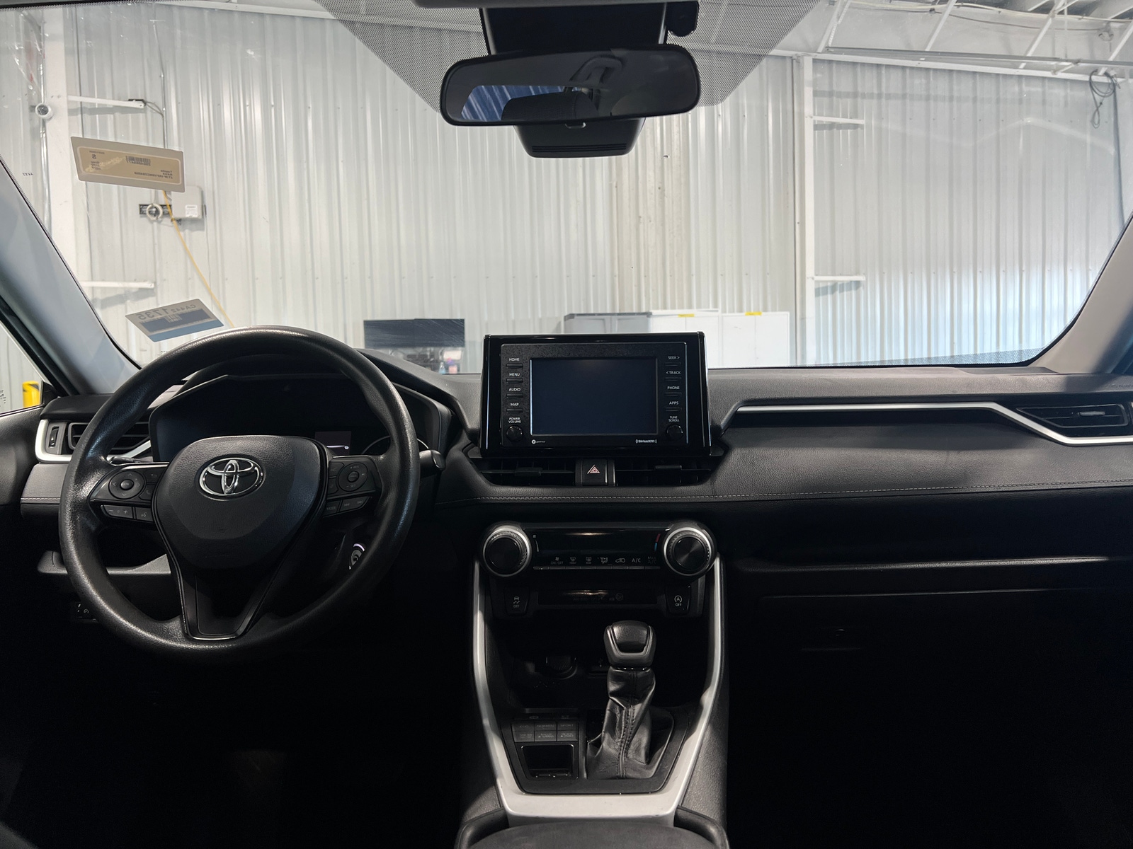 Thumbnail: 2022 Toyota RAV4 - 3