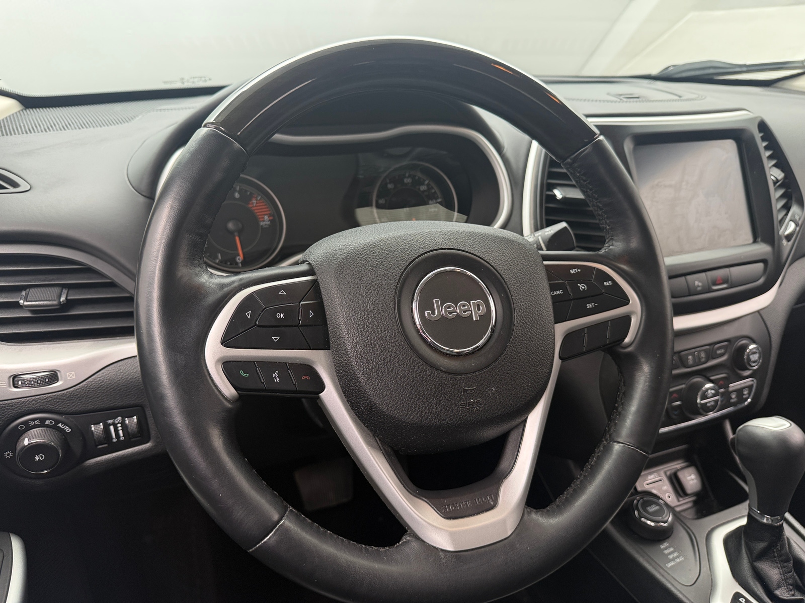 Thumbnail: 2018 Jeep Cherokee - 4