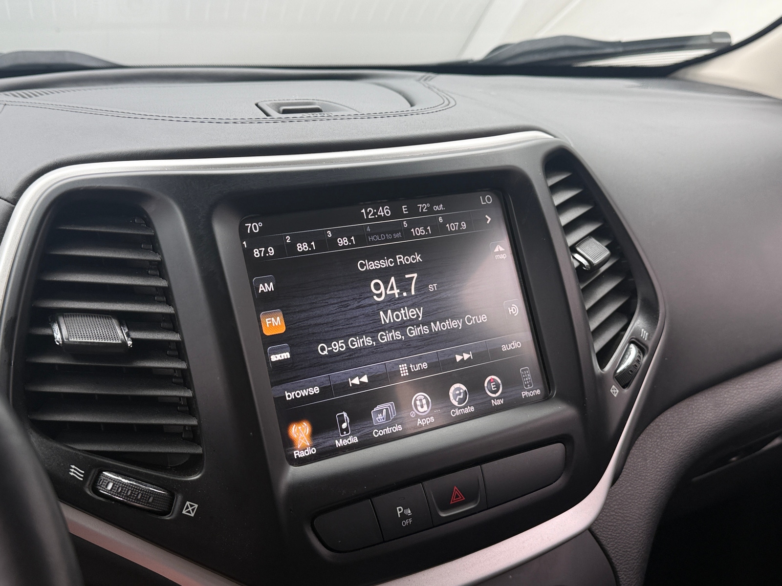 Thumbnail: 2018 Jeep Cherokee - 3