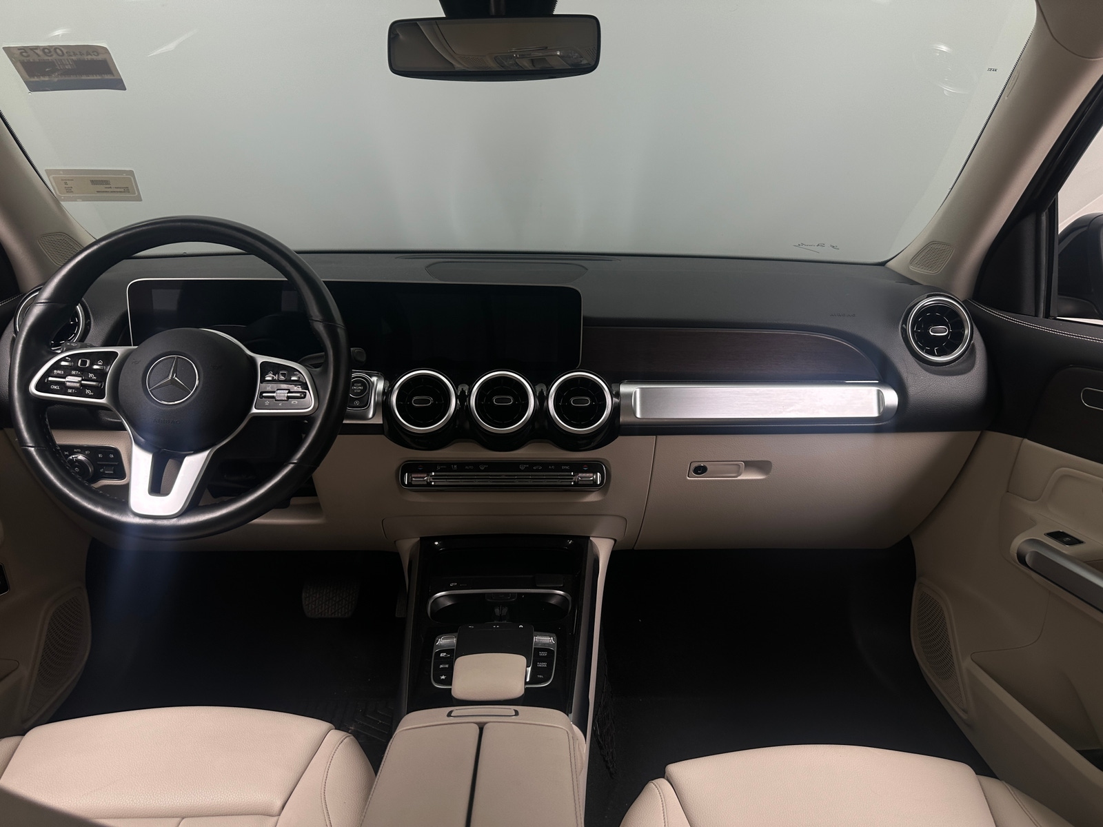 Thumbnail: 2020 Mercedes-Benz GLB - 2