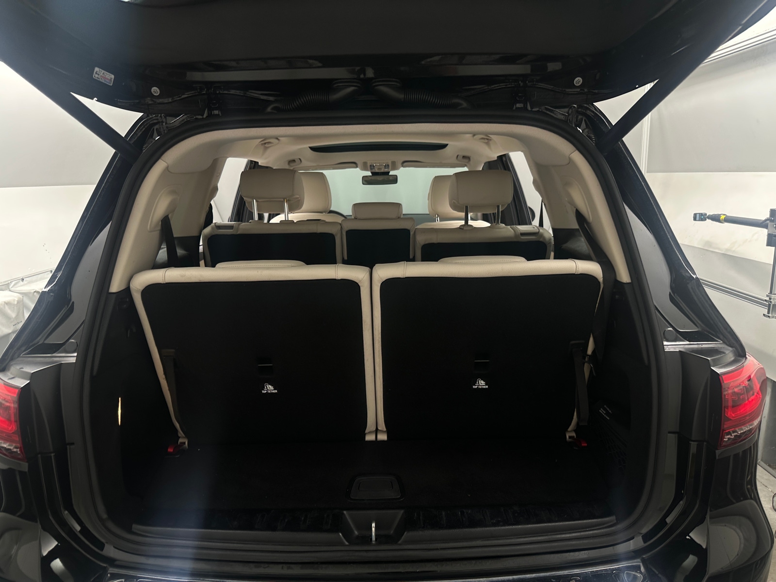 Thumbnail: 2020 Mercedes-Benz GLB - 6