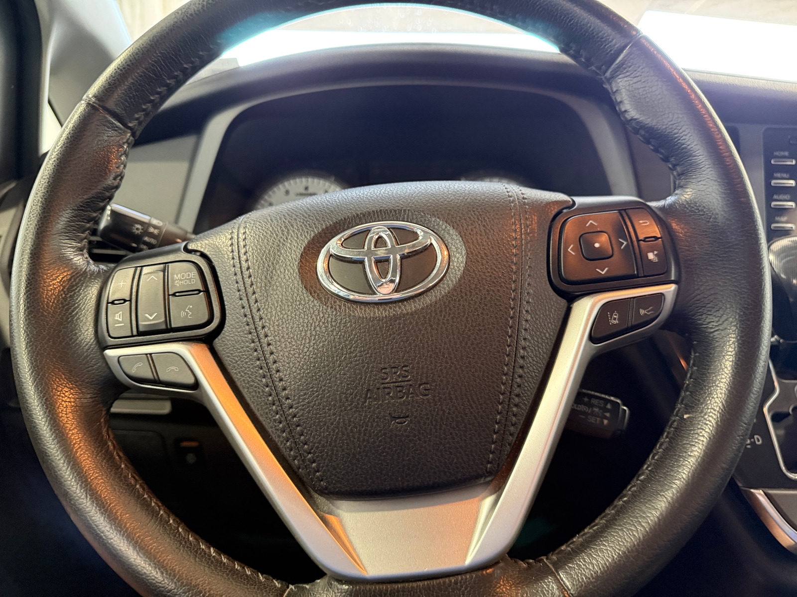 Thumbnail: 2019 Toyota Sienna - 4