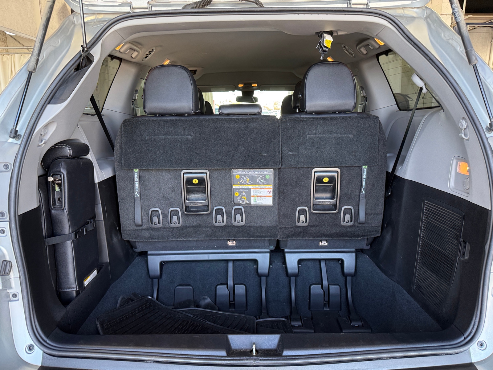 Thumbnail: 2019 Toyota Sienna - 6