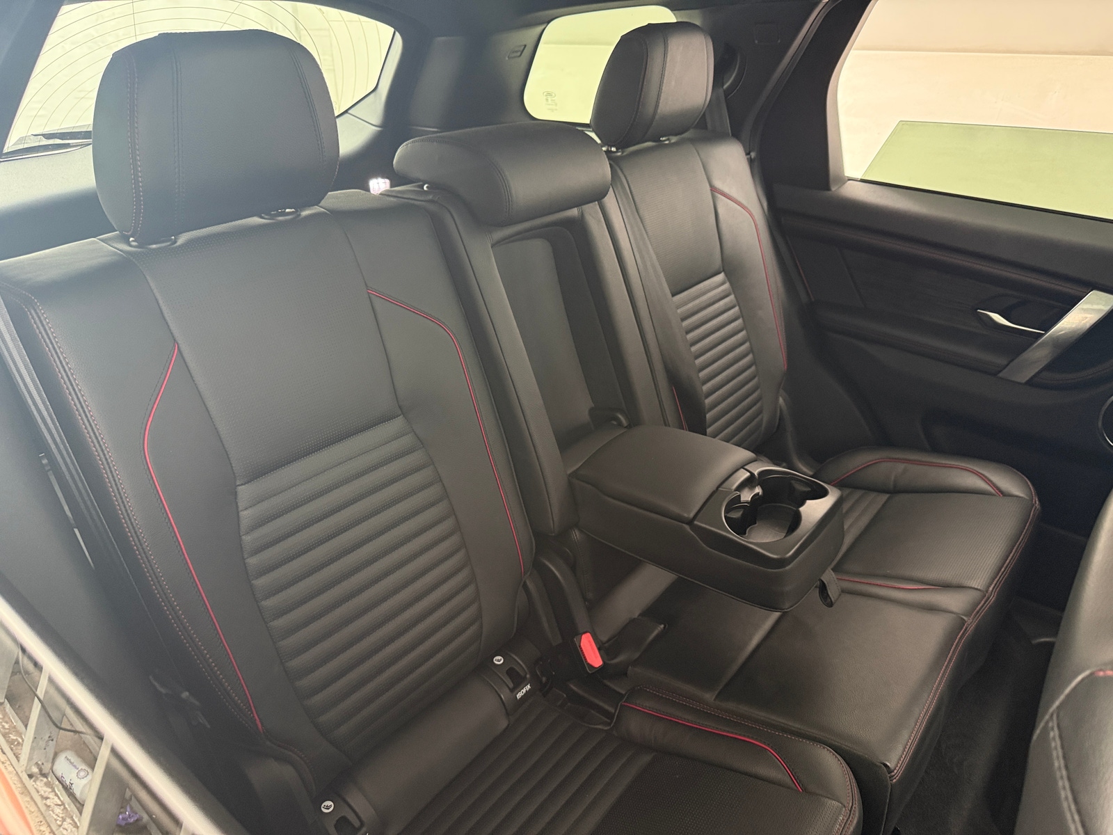 Thumbnail: 2020 Land Rover Discovery Sport - 5