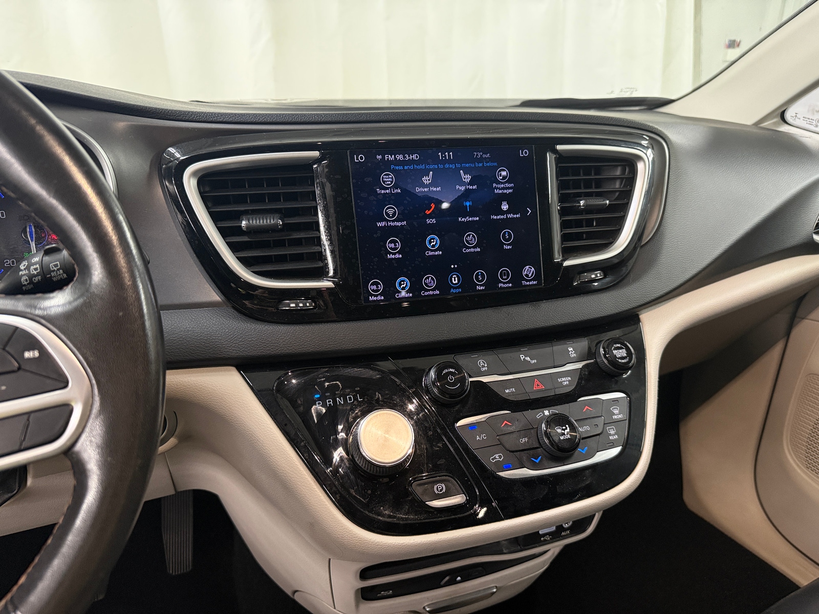 Thumbnail: 2020 Chrysler Pacifica - 3