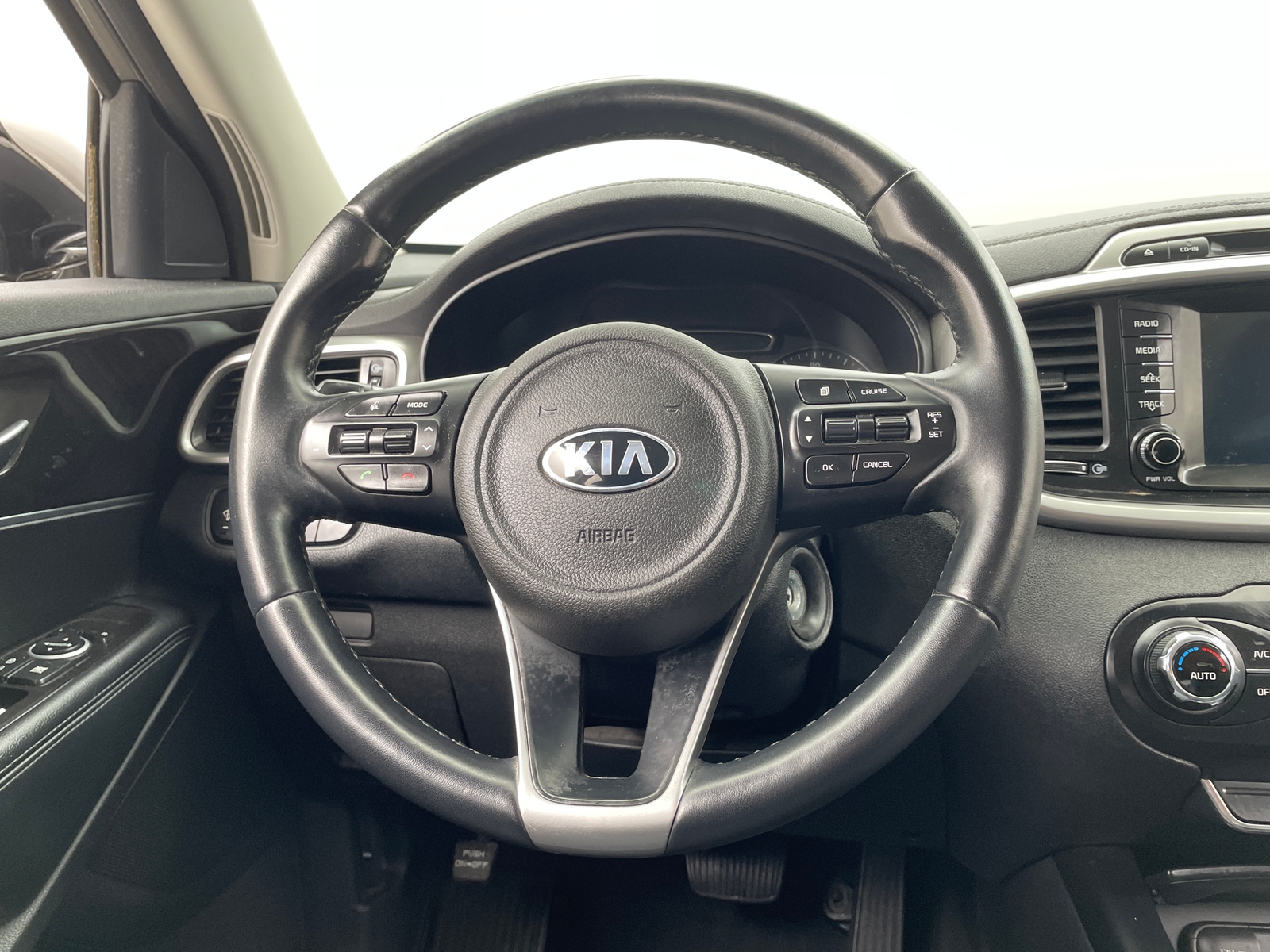 Thumbnail: 2018 Kia Sorento - 5