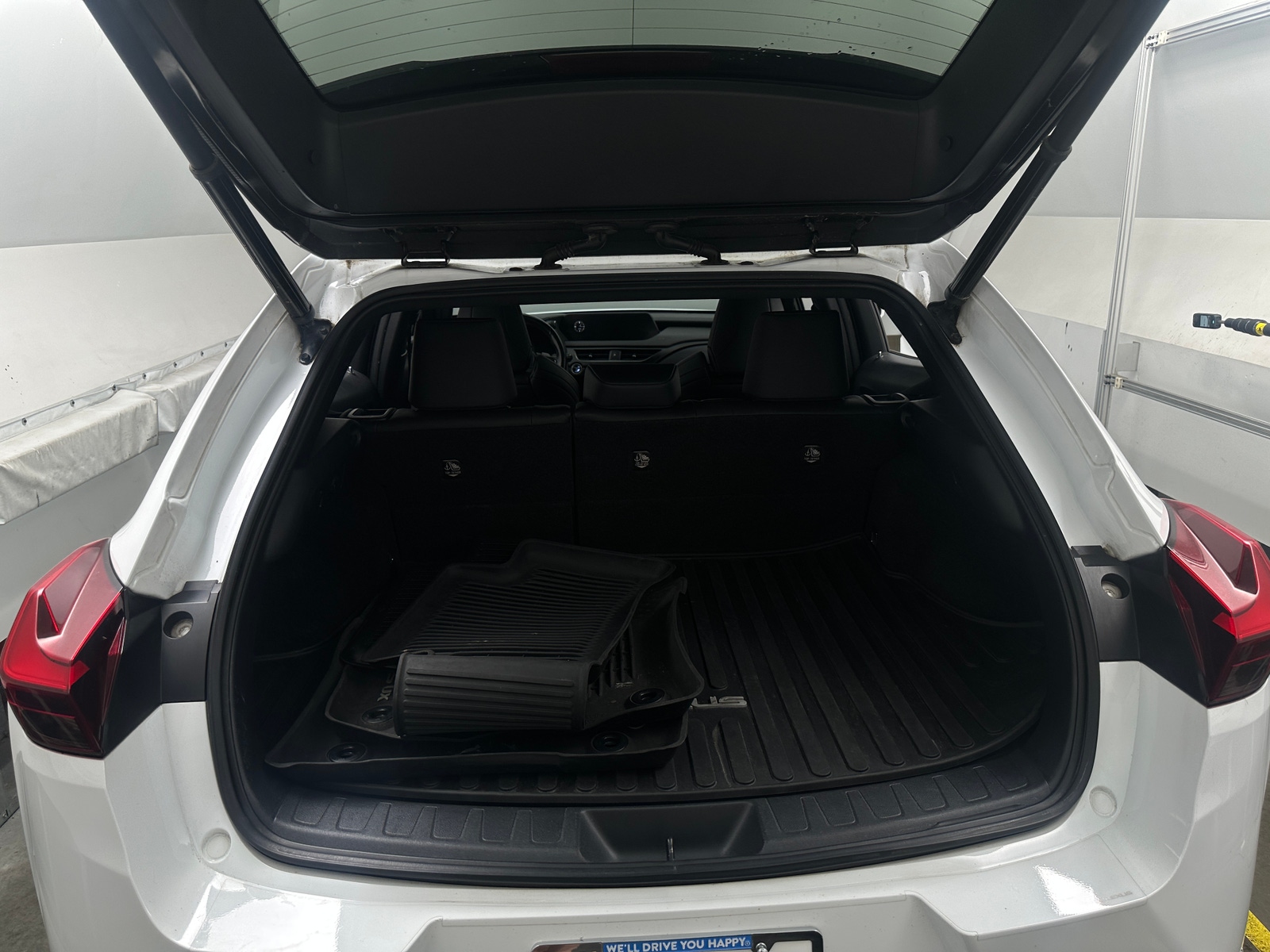 Thumbnail: 2020 Lexus UX - 6