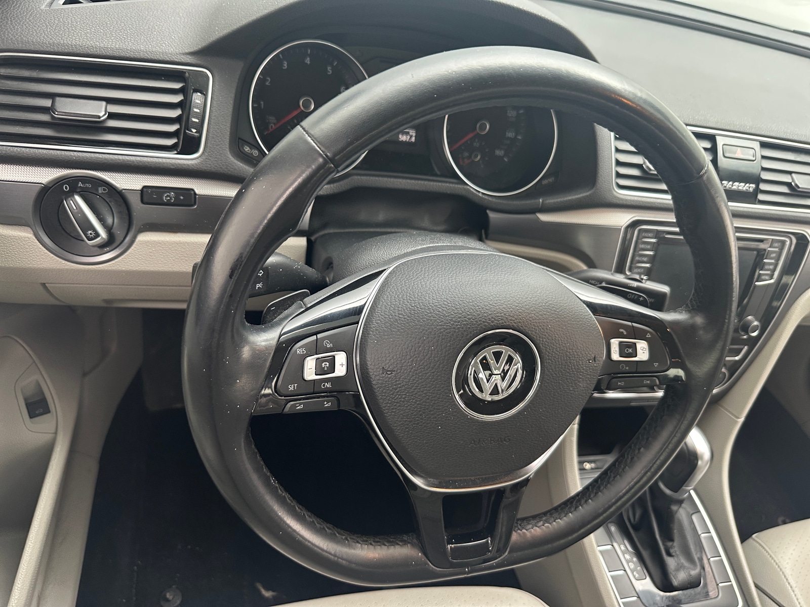 Thumbnail: 2018 Volkswagen Passat - 4
