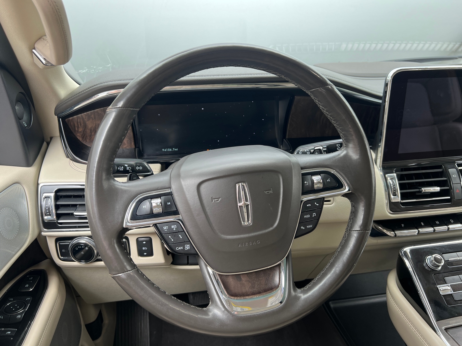 Thumbnail: 2019 Lincoln Navigator L - 4