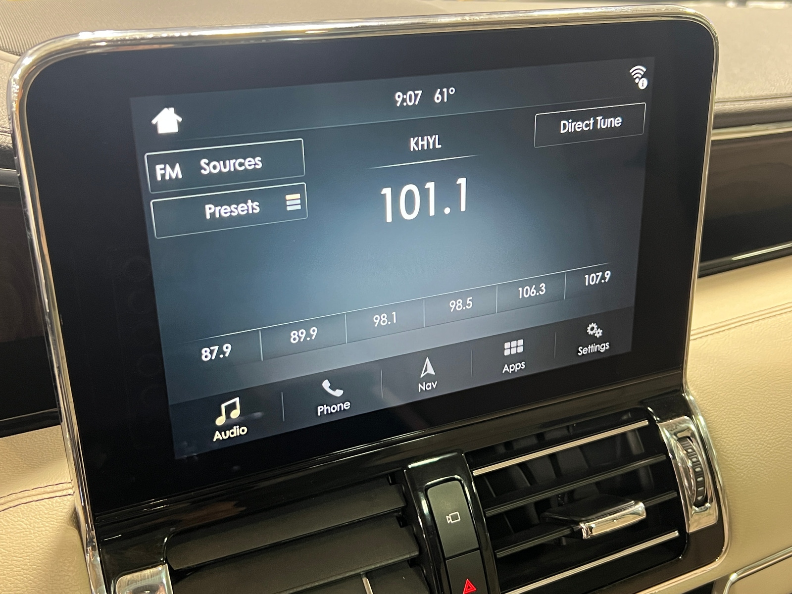 Thumbnail: 2019 Lincoln Navigator L - 3