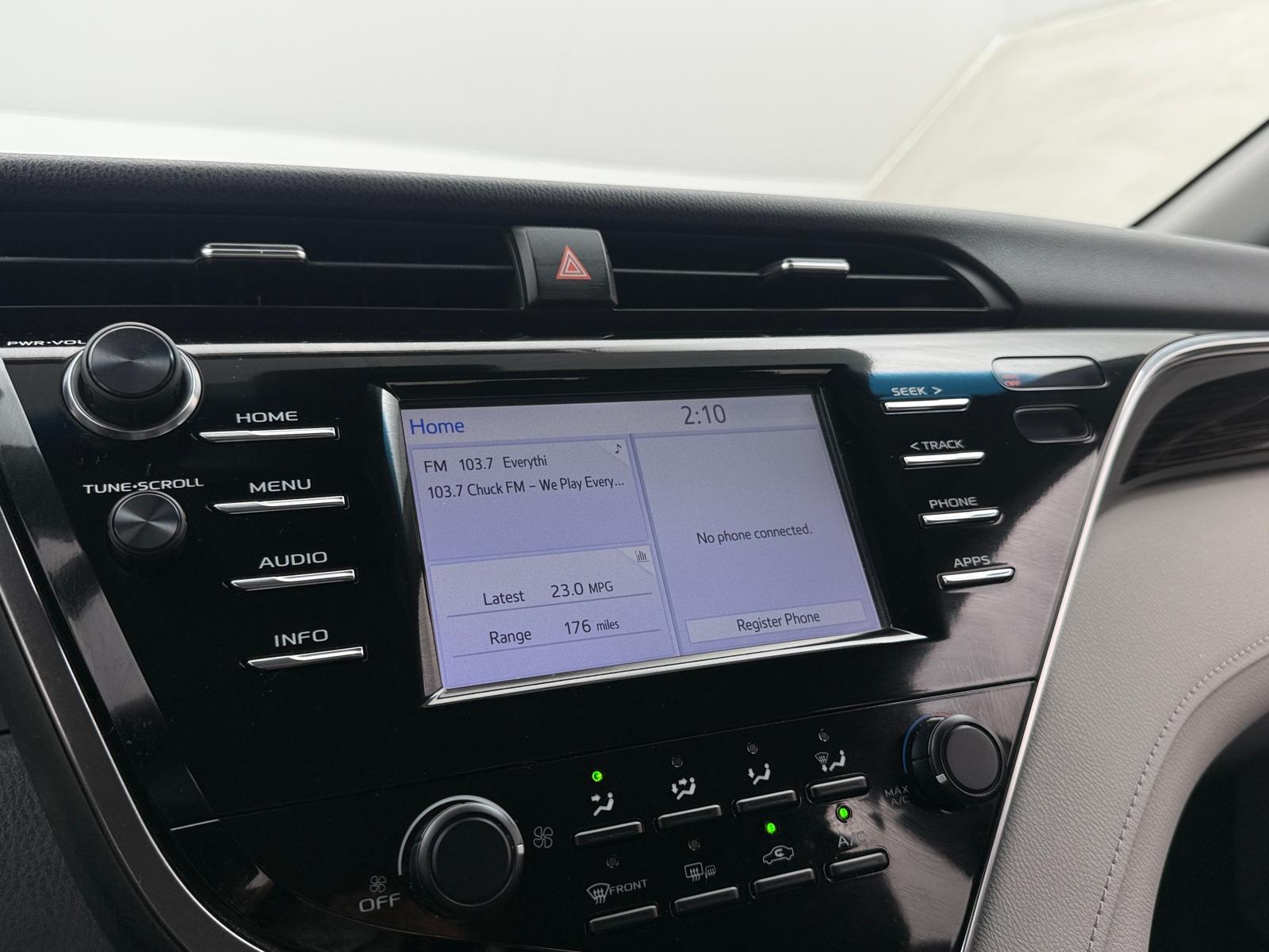 Thumbnail: 2018 Toyota Camry - 4