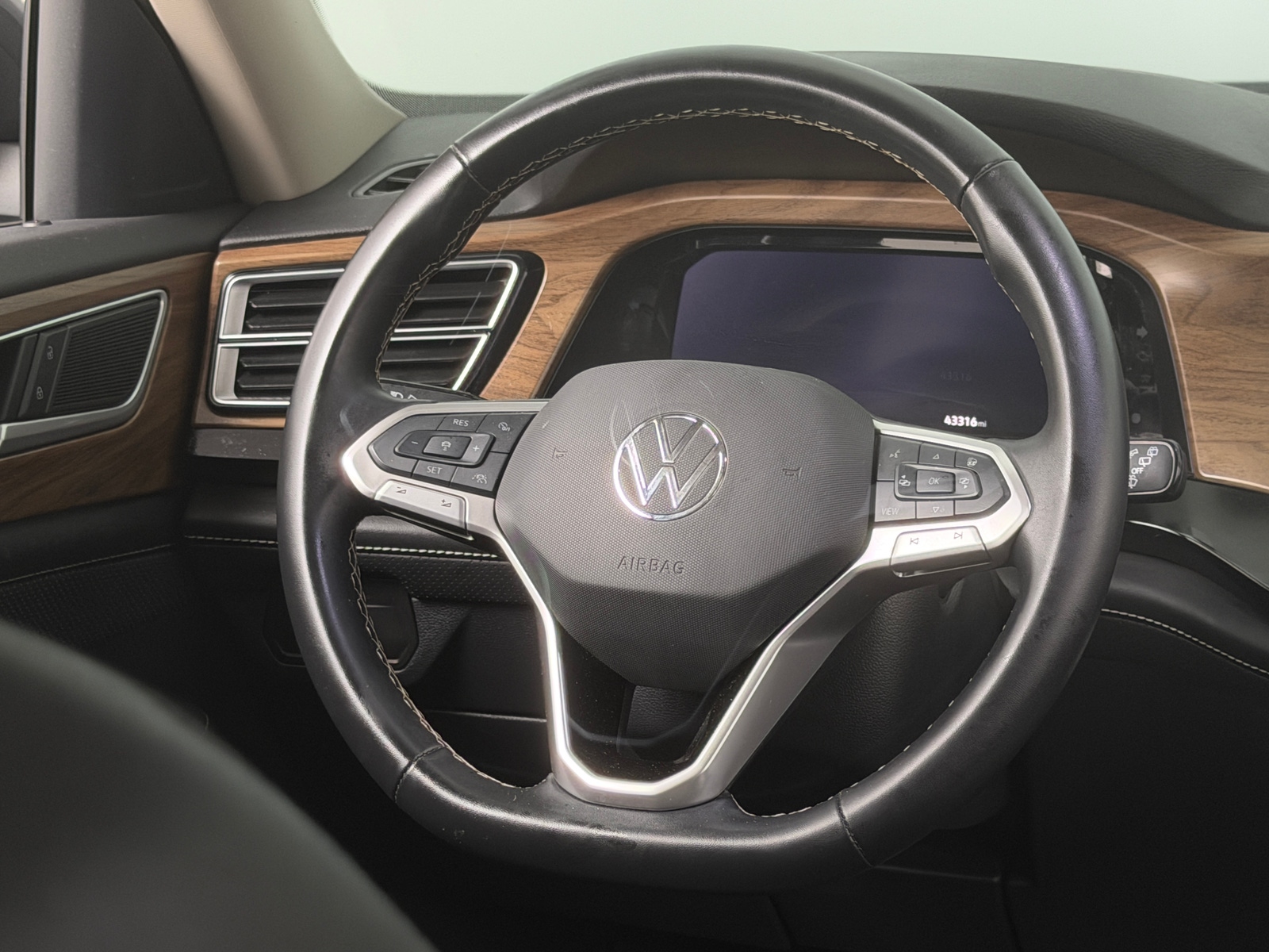 Thumbnail: 2025 Volkswagen Atlas - 4