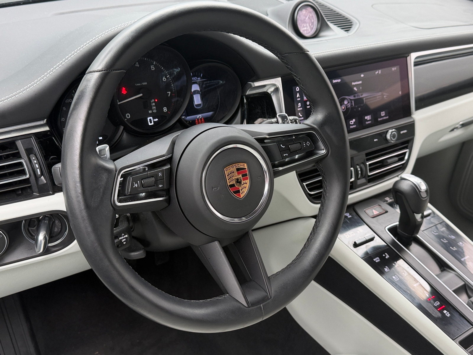 Thumbnail: 2023 Porsche Macan - 4