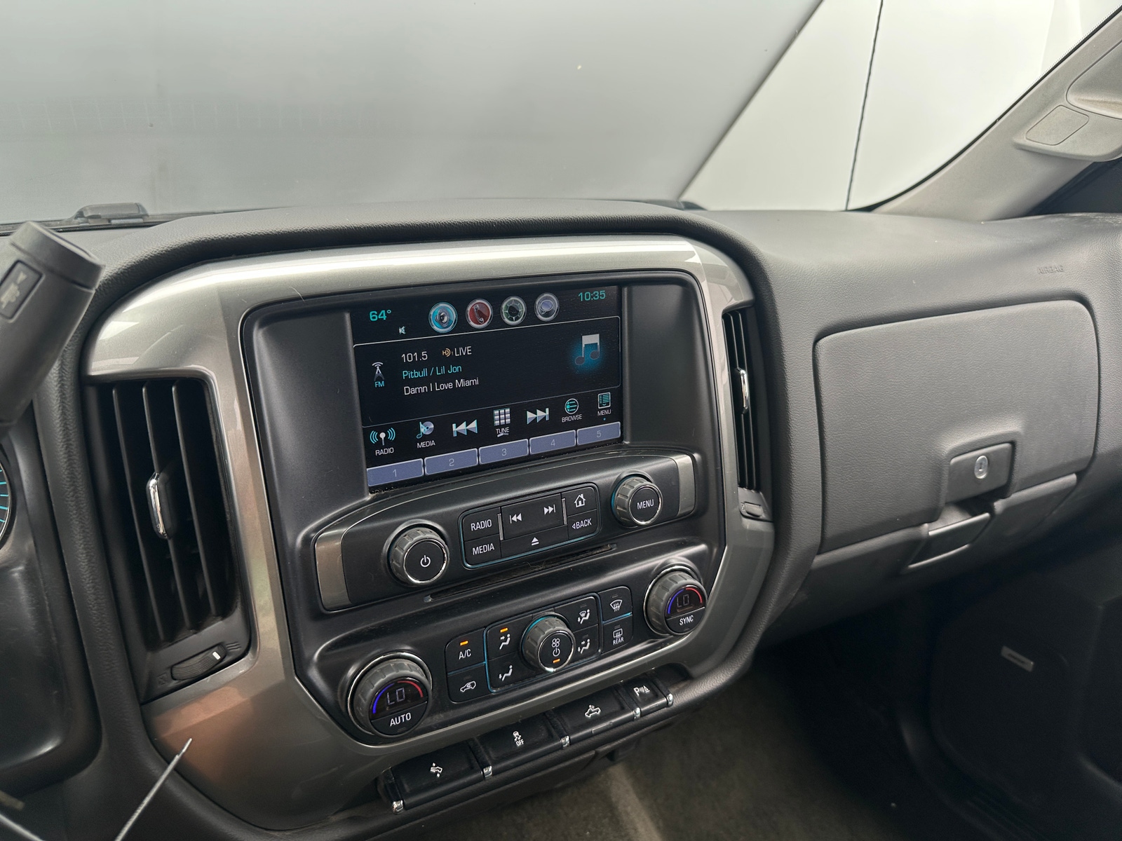Thumbnail: 2018 Chevrolet Silverado 1500 - 4