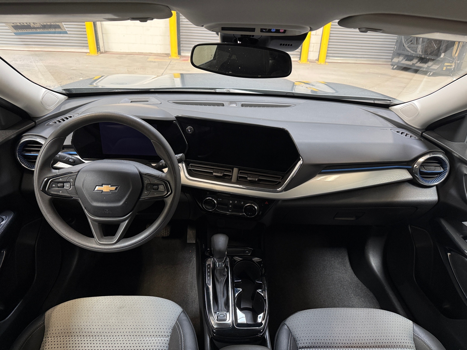 Thumbnail: 2025 Chevrolet Trax - 3