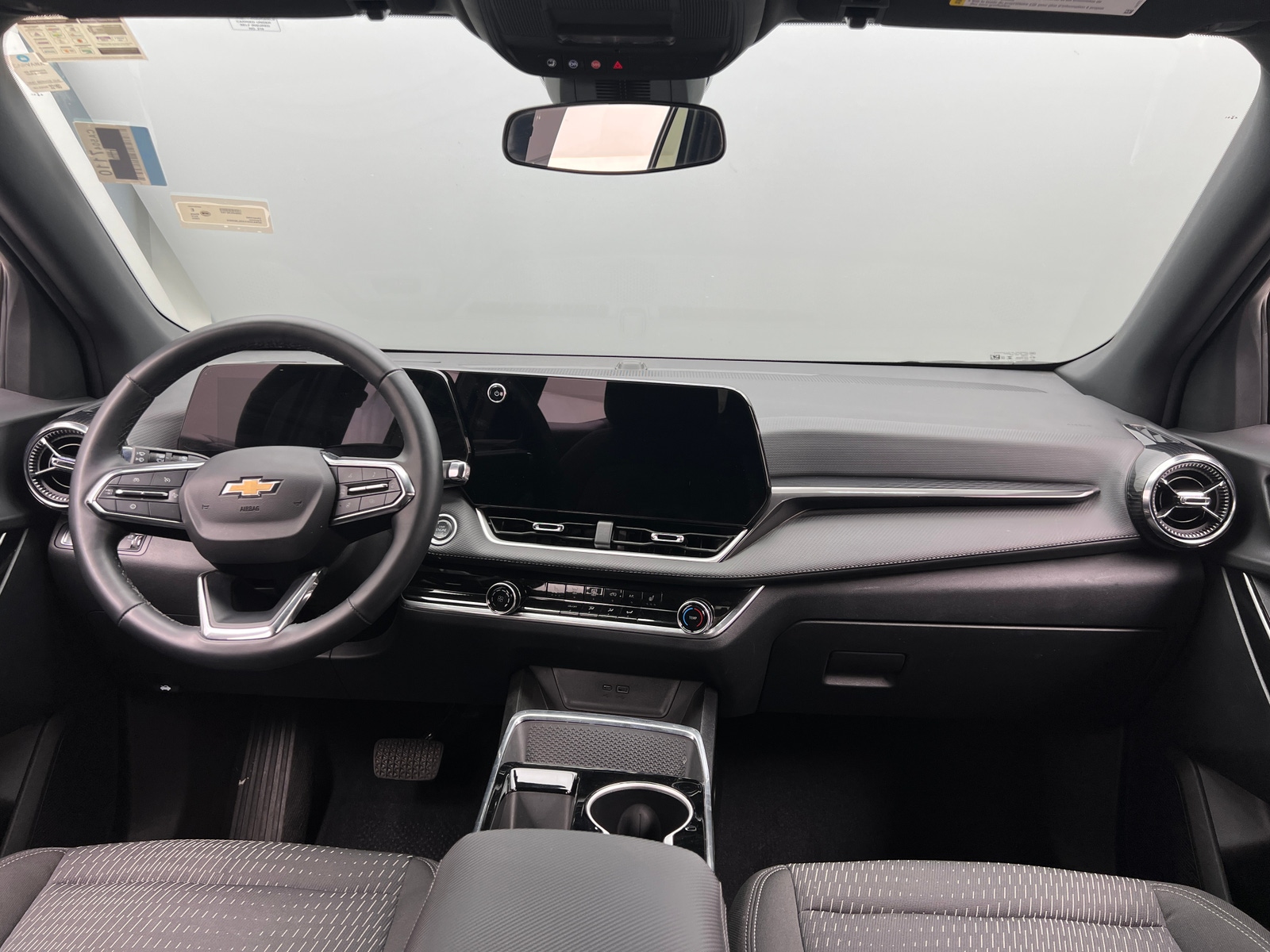 Thumbnail: 2025 Chevrolet Equinox - 3