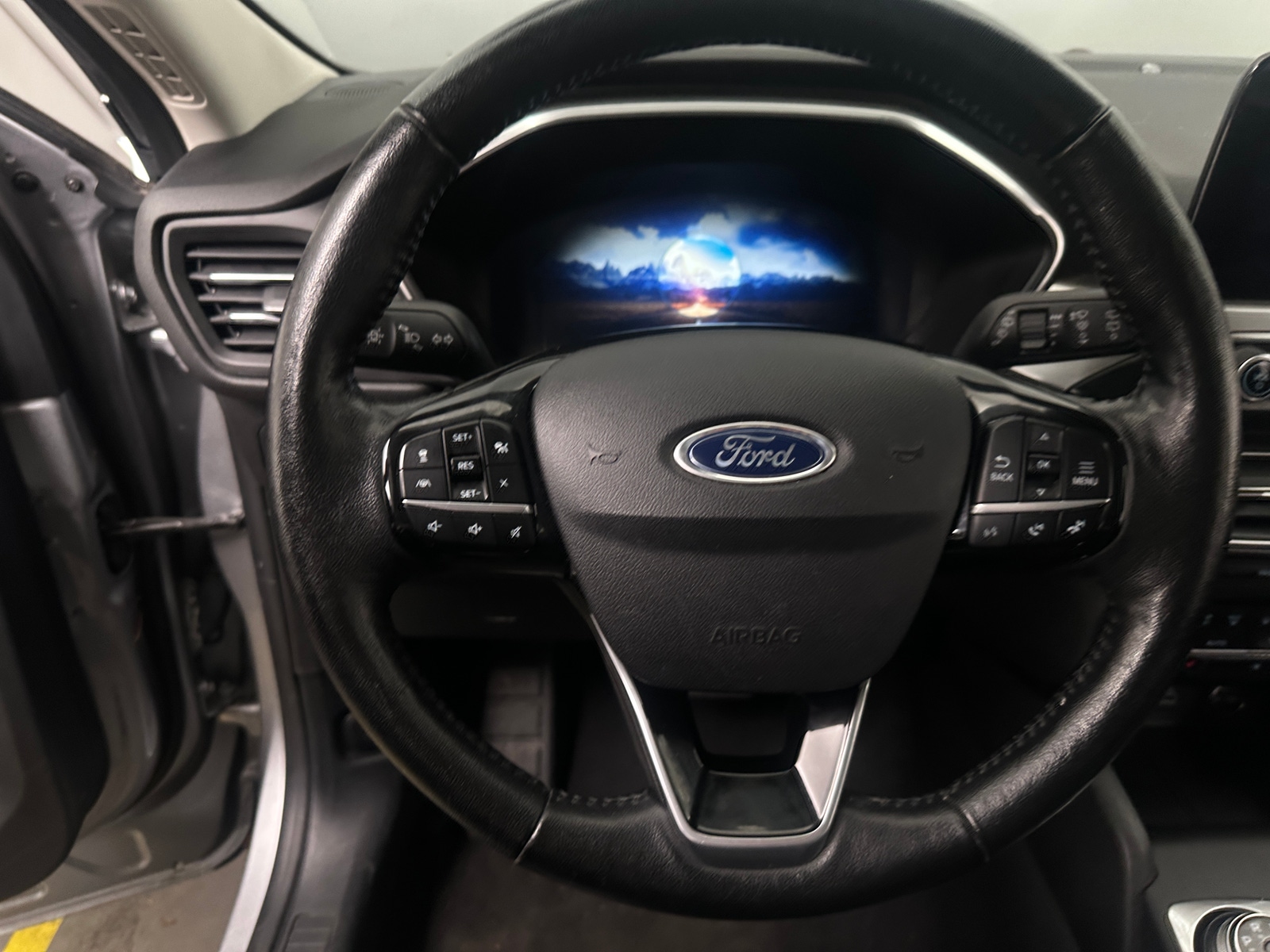 Thumbnail: 2021 Ford Escape - 4