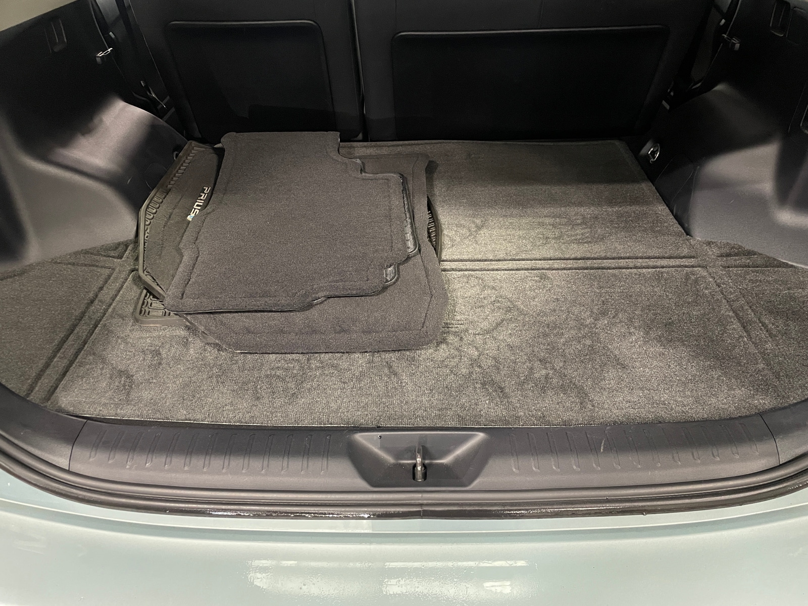 Thumbnail: 2015 Toyota Prius v - 7