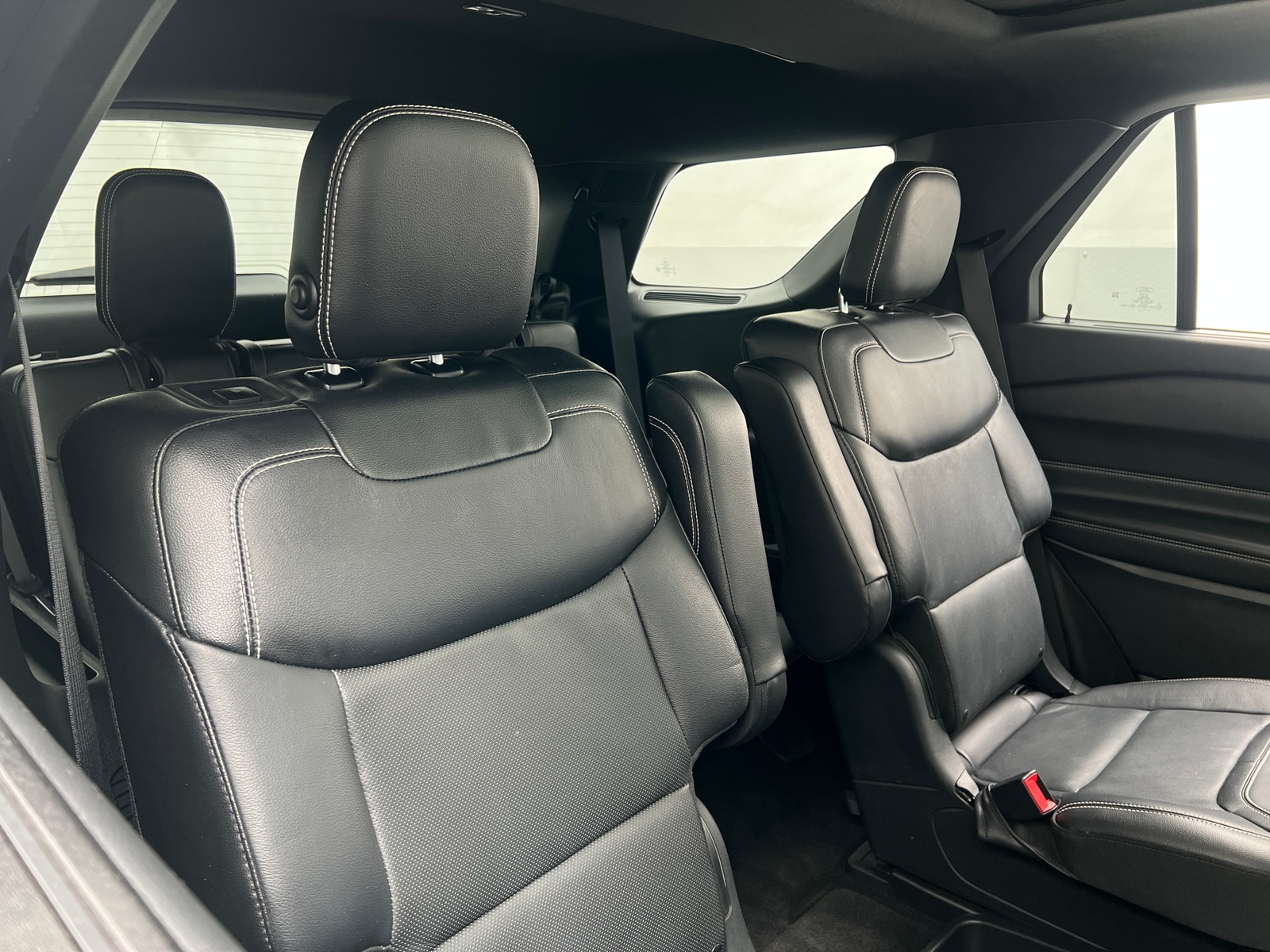Thumbnail: 2020 Ford Explorer - 5