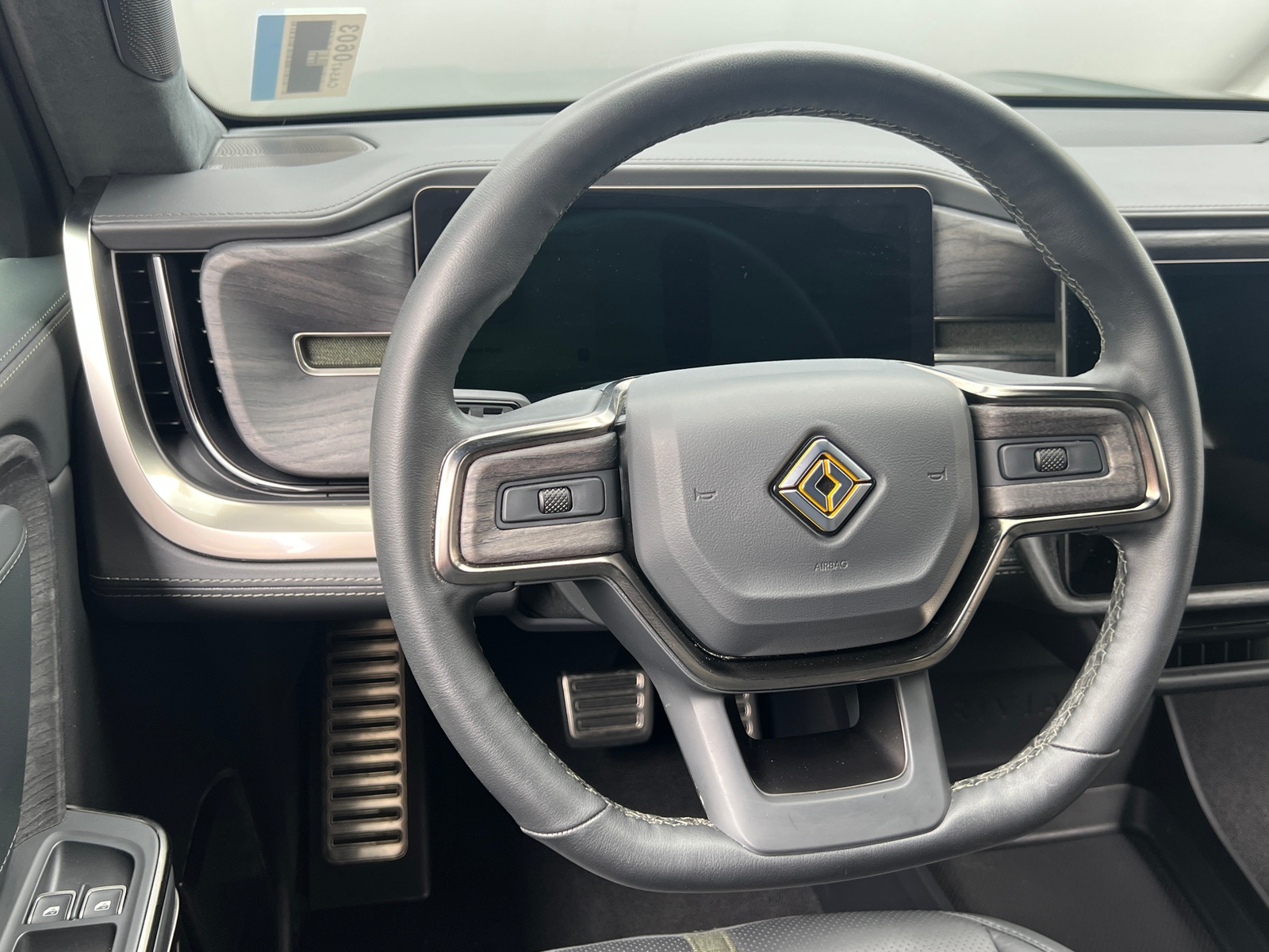 Thumbnail: 2023 Rivian R1T - 4