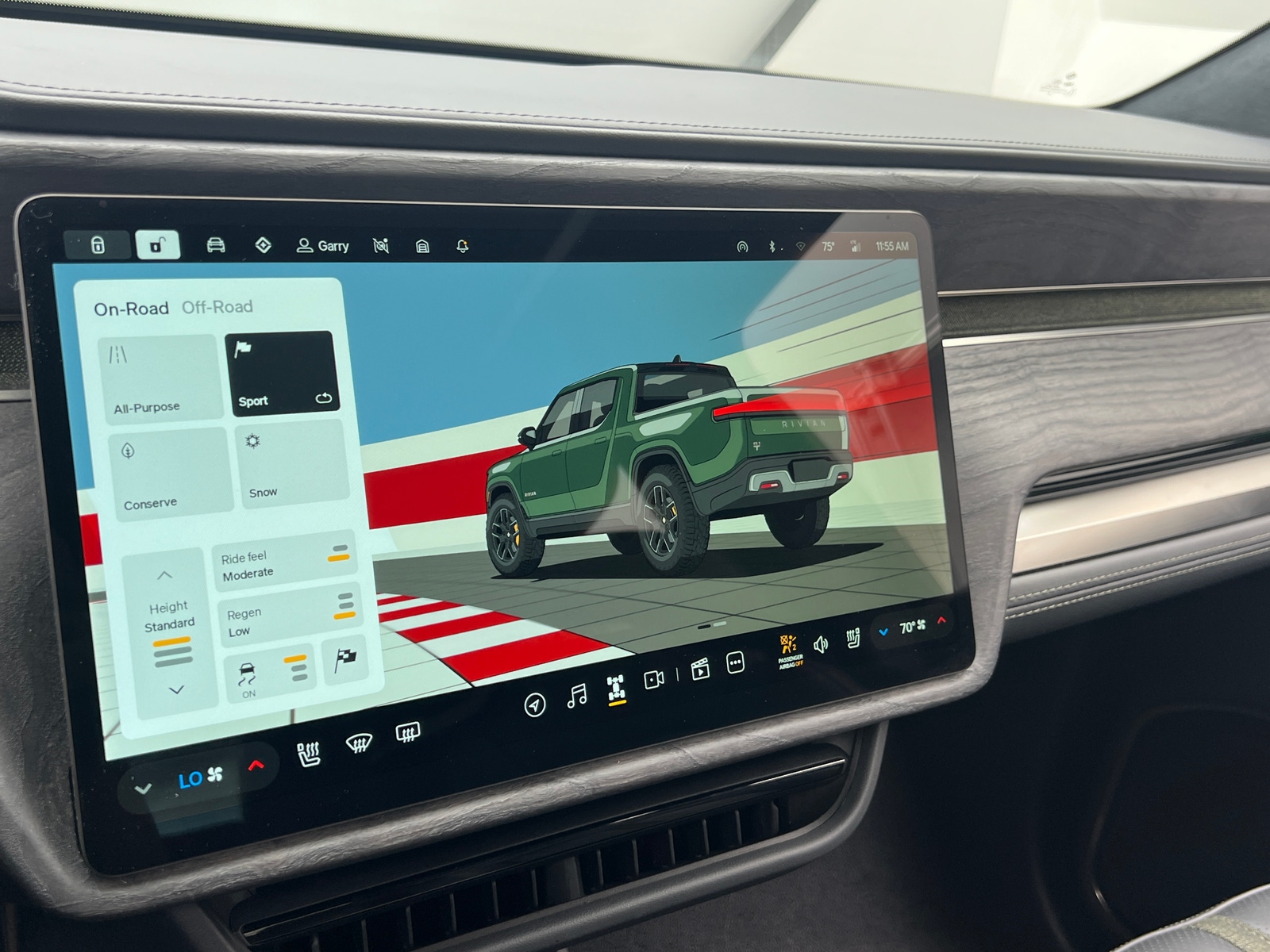 Thumbnail: 2023 Rivian R1T - 3