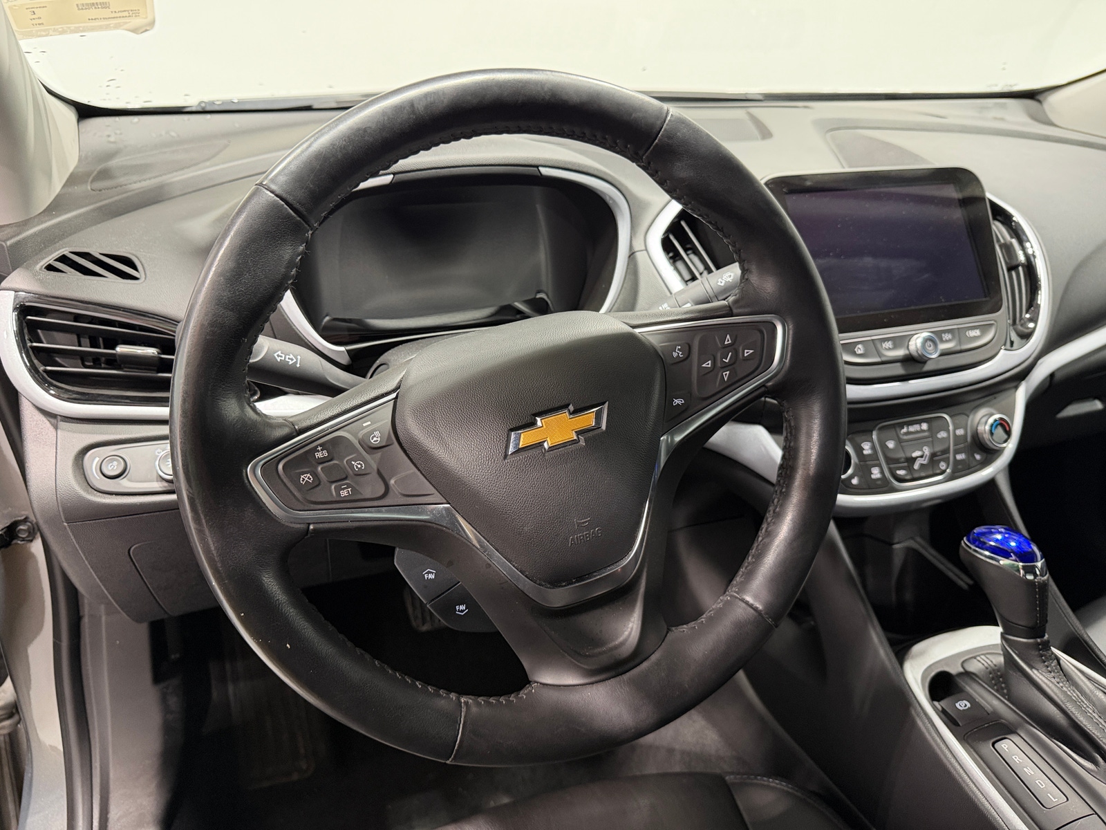 Thumbnail: 2017 Chevrolet Volt - 5
