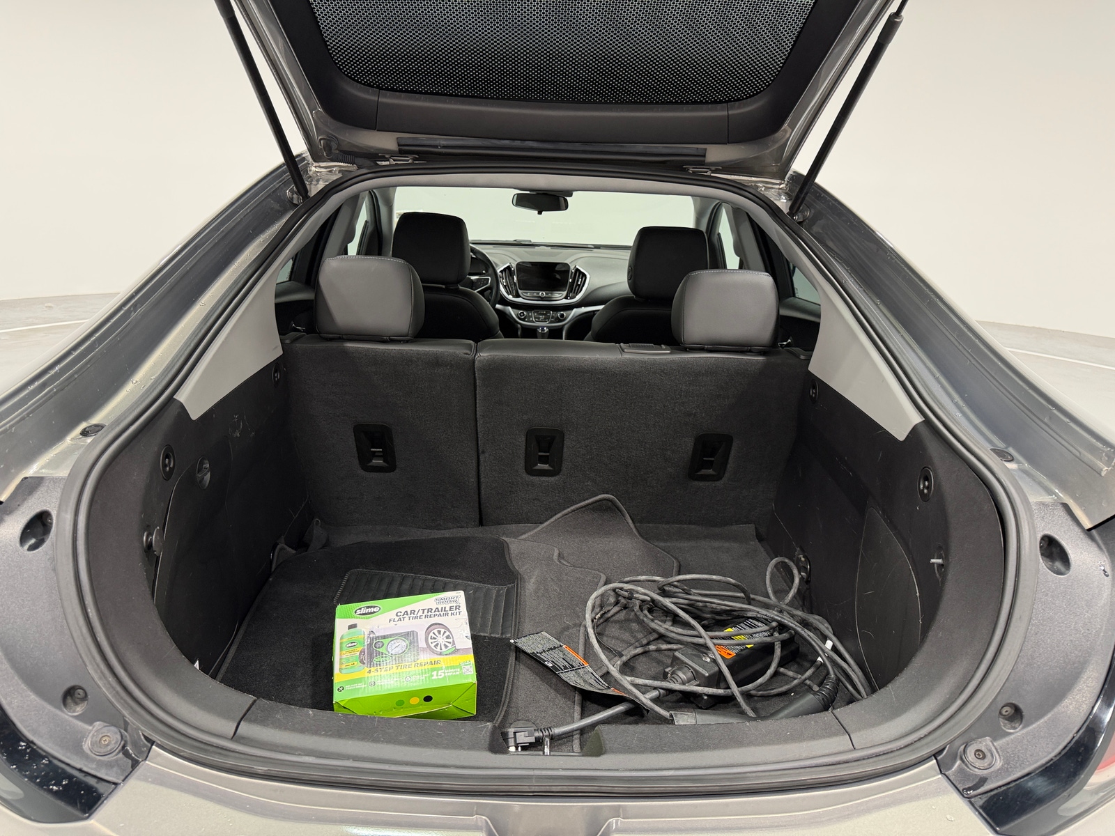 Thumbnail: 2017 Chevrolet Volt - 7