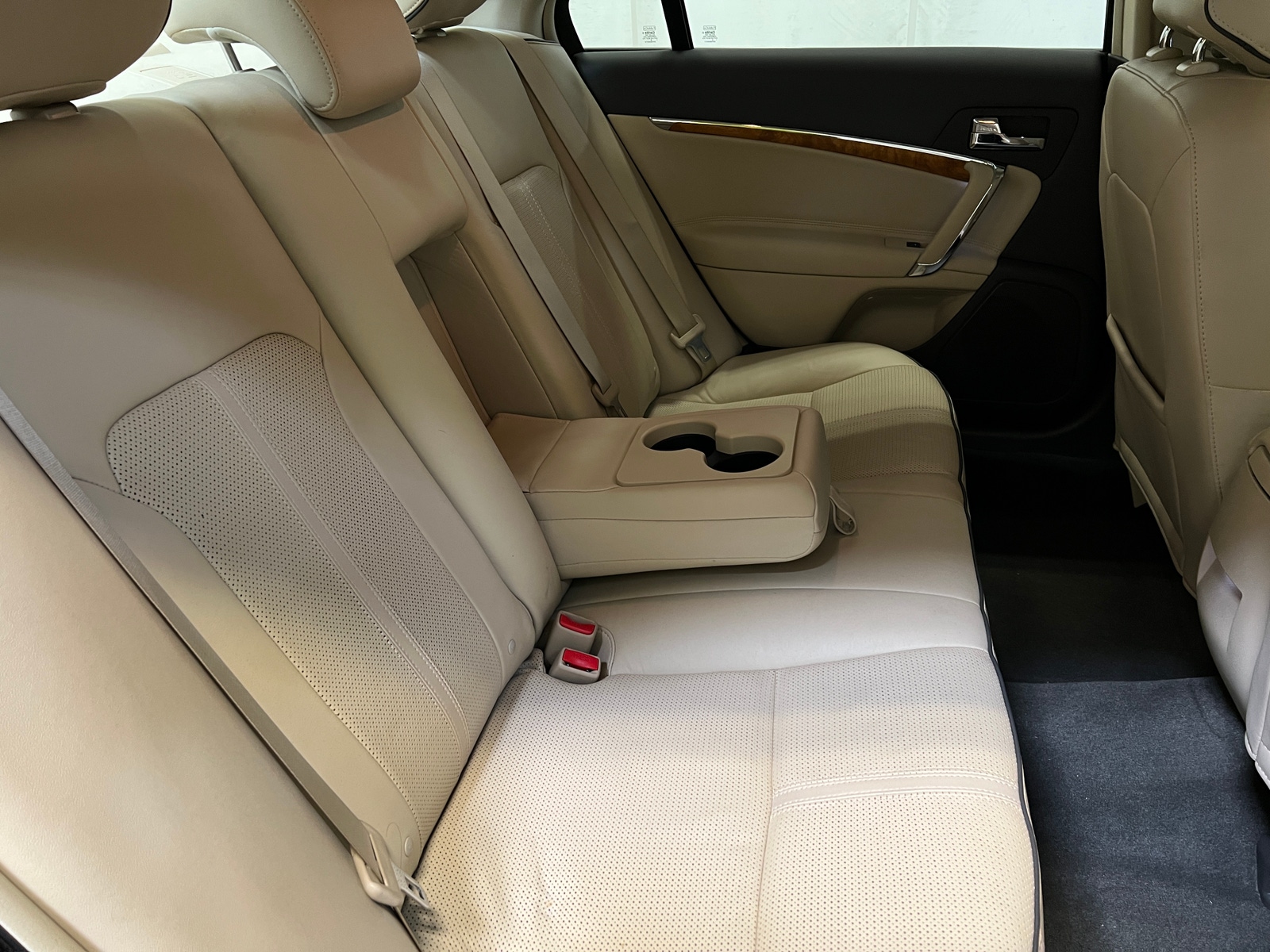 Thumbnail: 2011 Lincoln MKZ - 5
