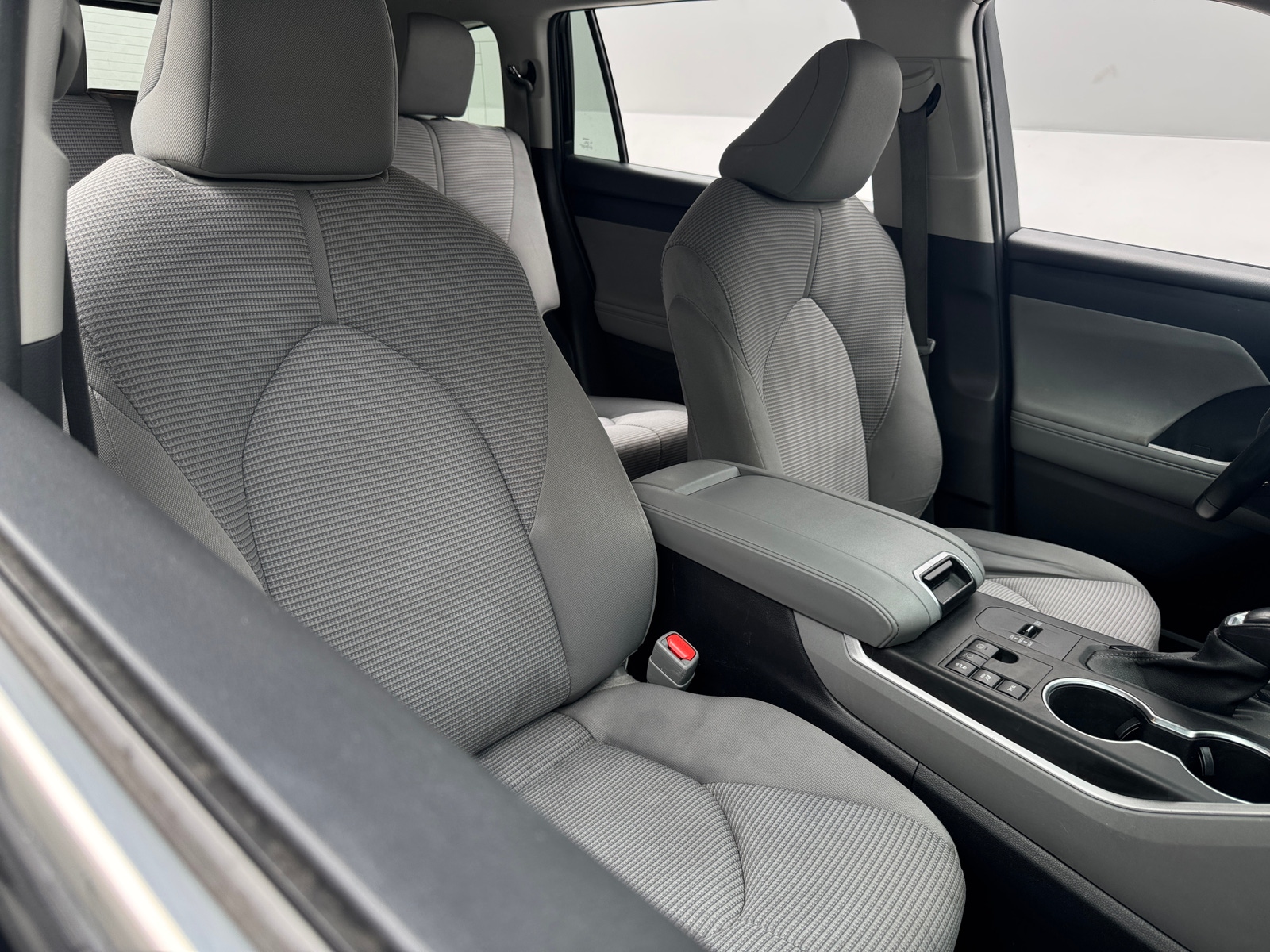 Thumbnail: 2023 Toyota Highlander - 2