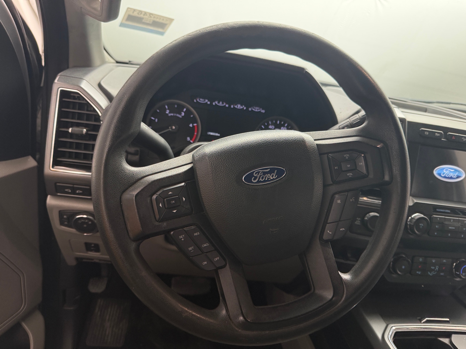 Thumbnail: 2019 Ford Econoline - 5