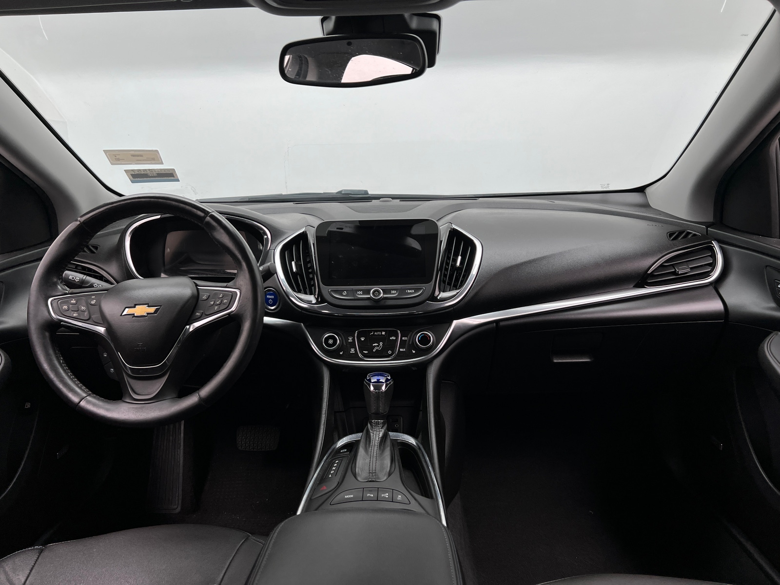Thumbnail: 2017 Chevrolet Volt - 2