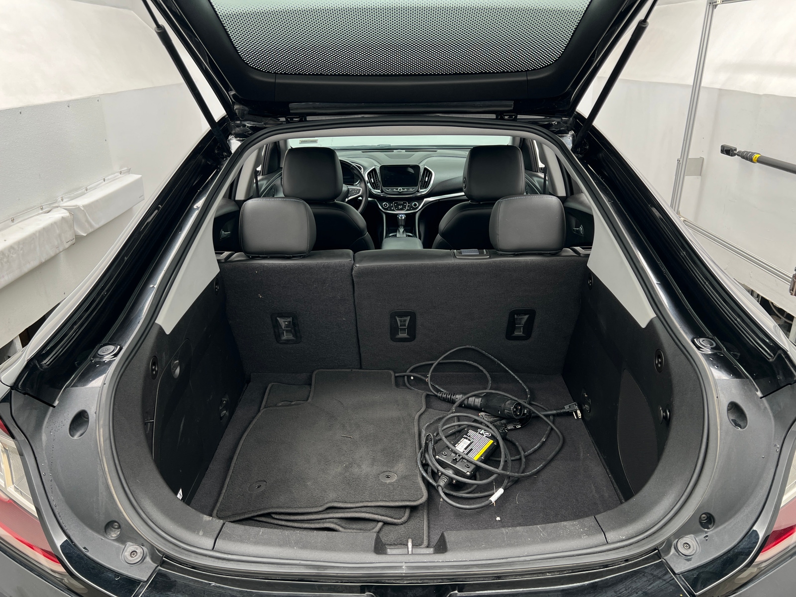 Thumbnail: 2017 Chevrolet Volt - 6