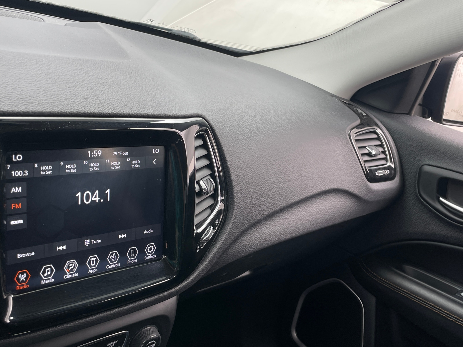 Thumbnail: 2020 Jeep Compass - 3