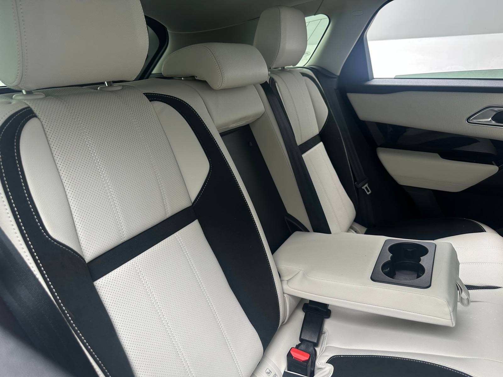 Thumbnail: 2023 Land Rover Range Rover Velar - 5