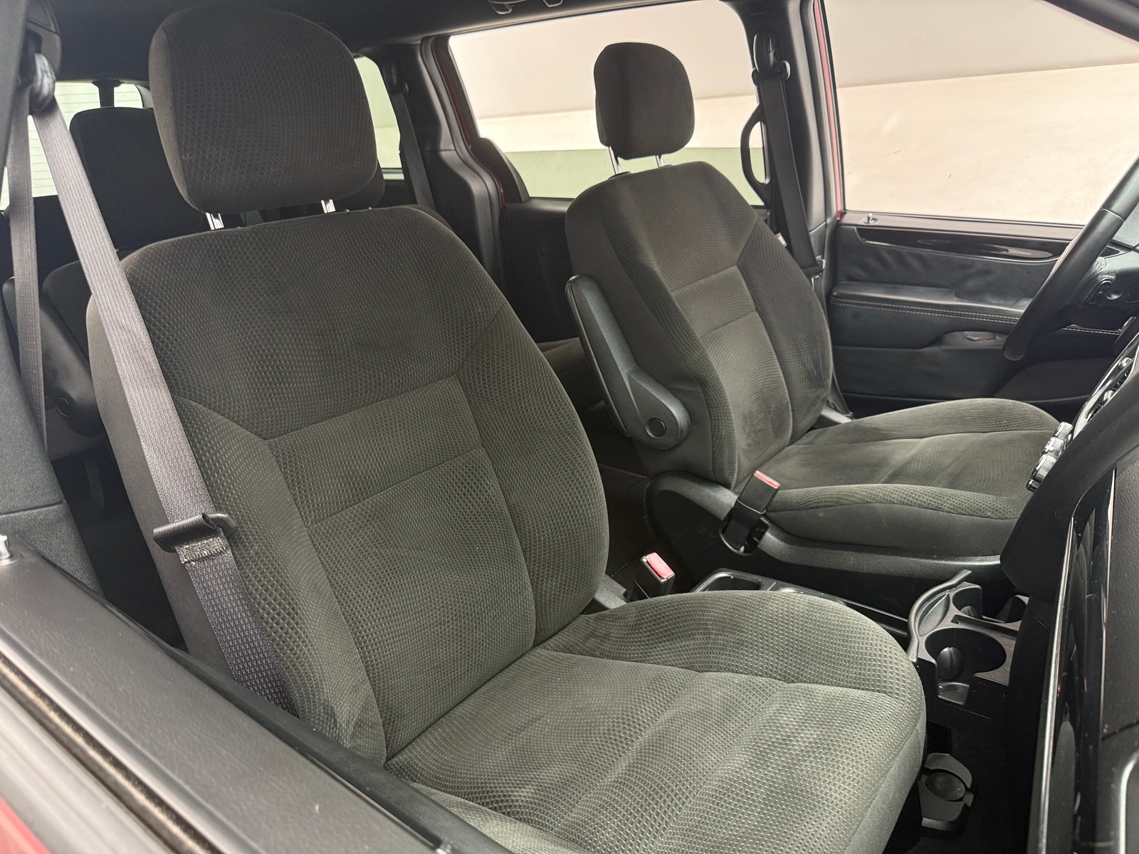 Thumbnail: 2018 Dodge Grand Caravan - 2