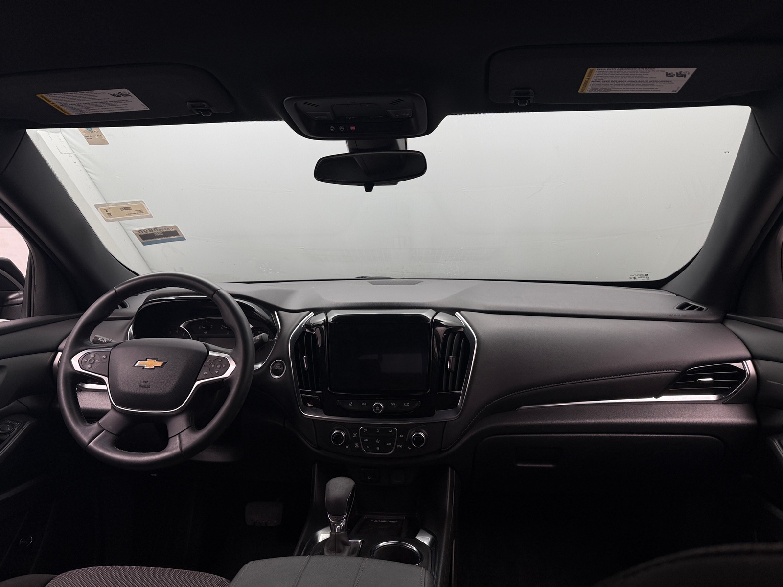 Thumbnail: 2023 Chevrolet Traverse - 3