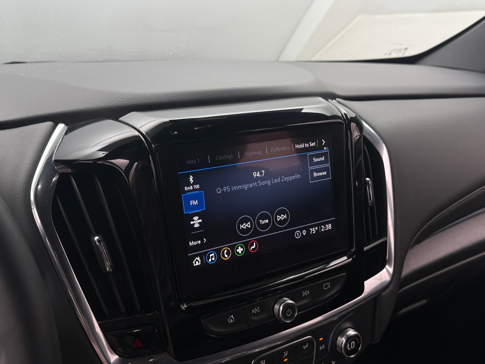 Thumbnail: 2023 Chevrolet Traverse - 4