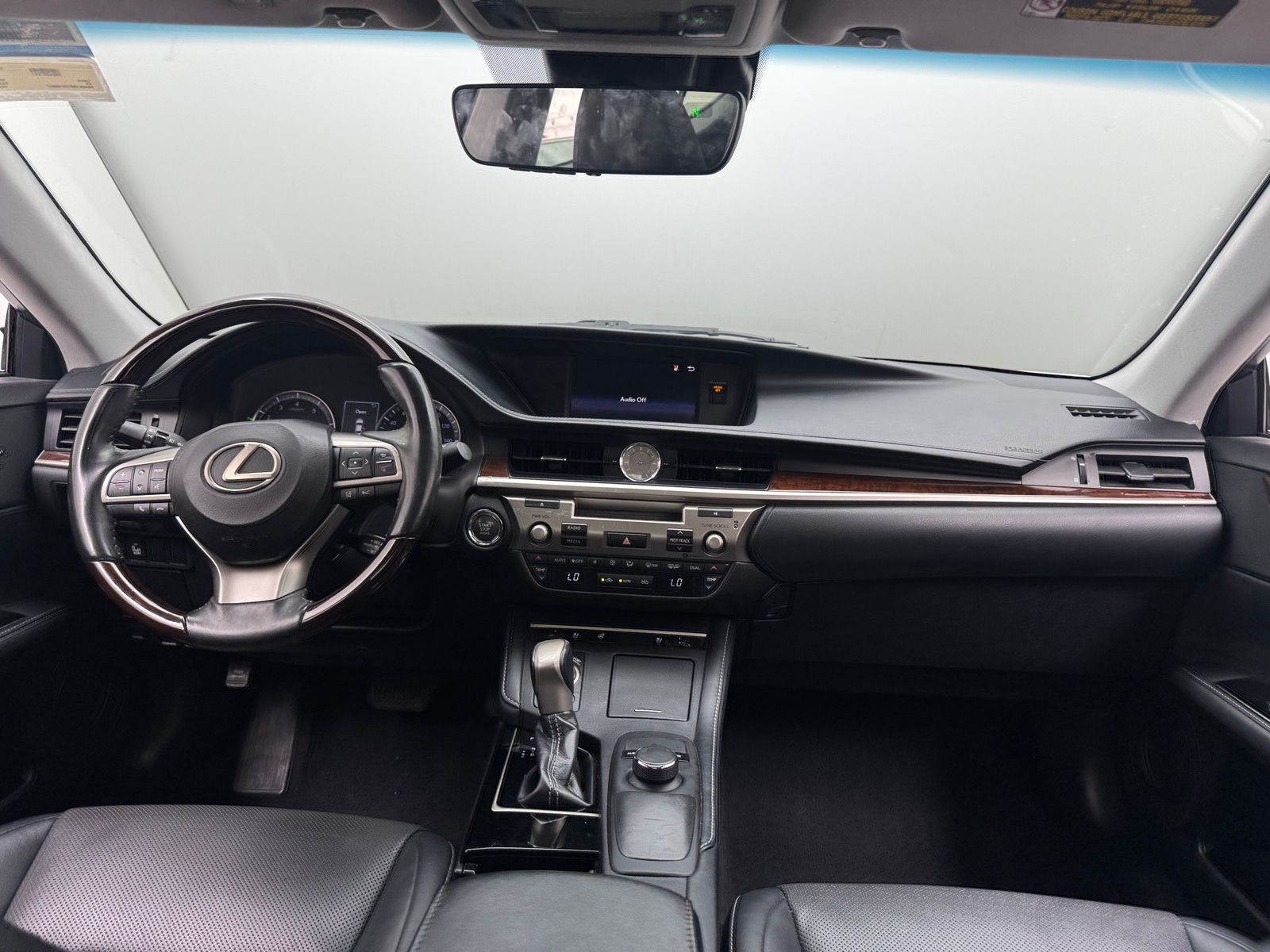 Thumbnail: 2018 Lexus ES - 2