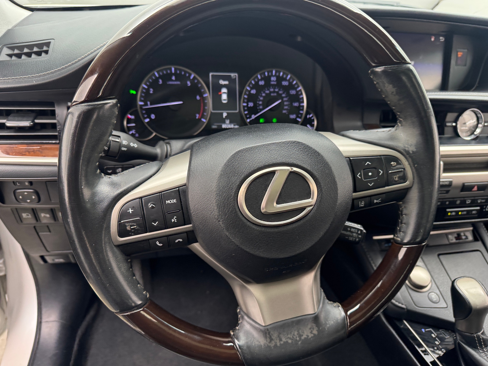 Thumbnail: 2018 Lexus ES - 4