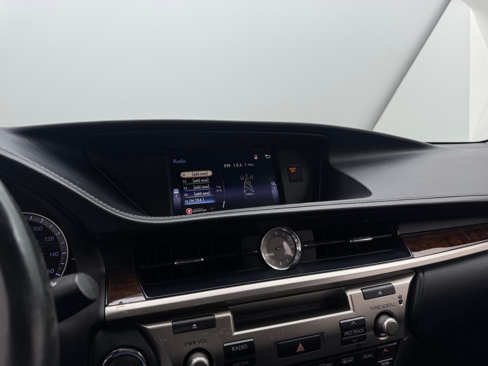 Thumbnail: 2018 Lexus ES - 3