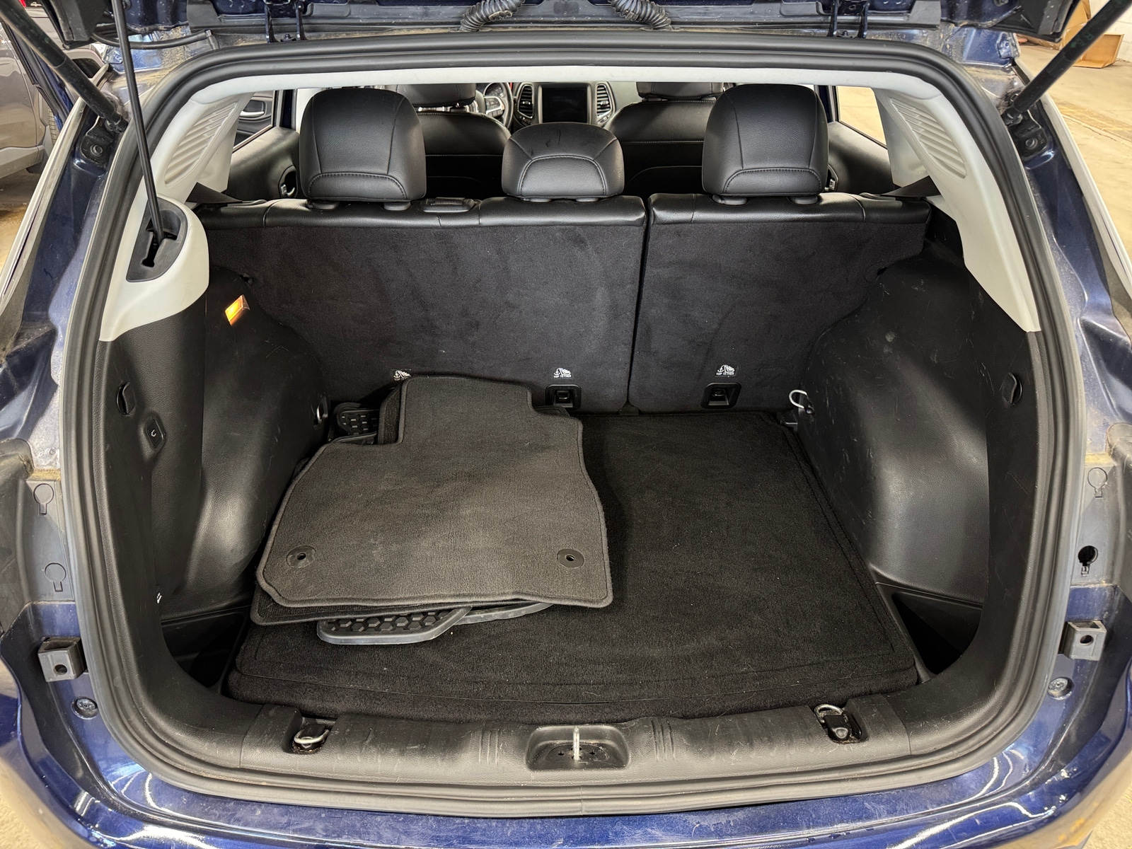 Thumbnail: 2018 Jeep Compass - 6