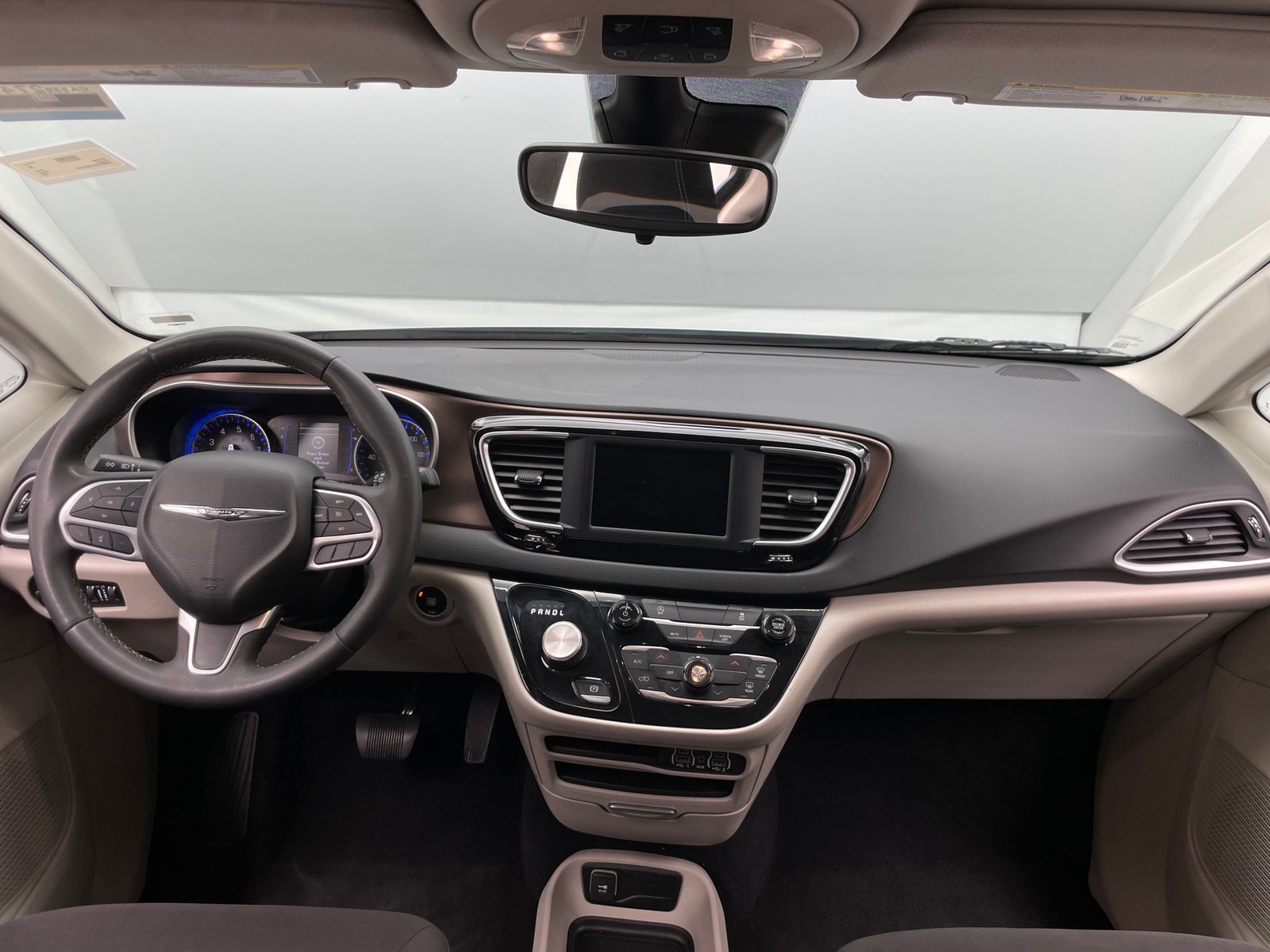 Thumbnail: 2023 Chrysler Voyager - 3
