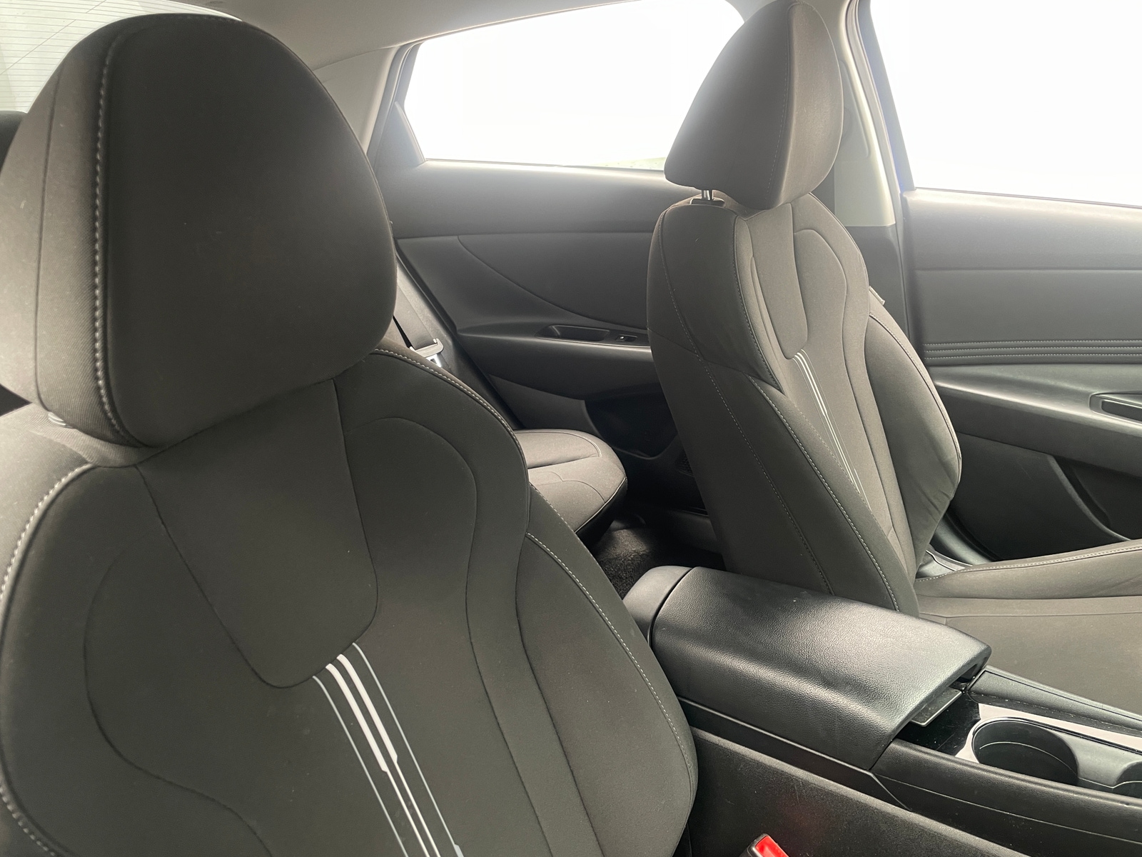 Thumbnail: 2022 Hyundai Elantra - 2
