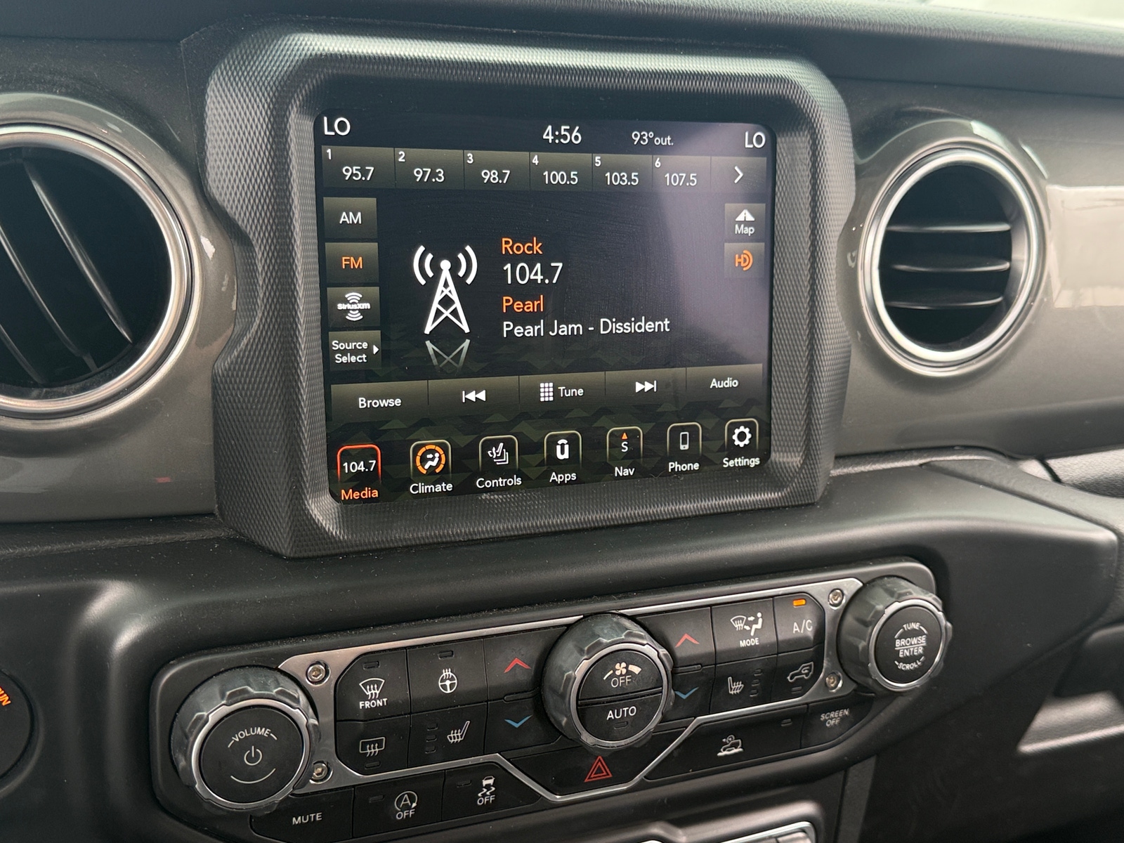 Thumbnail: 2022 Jeep Gladiator - 4