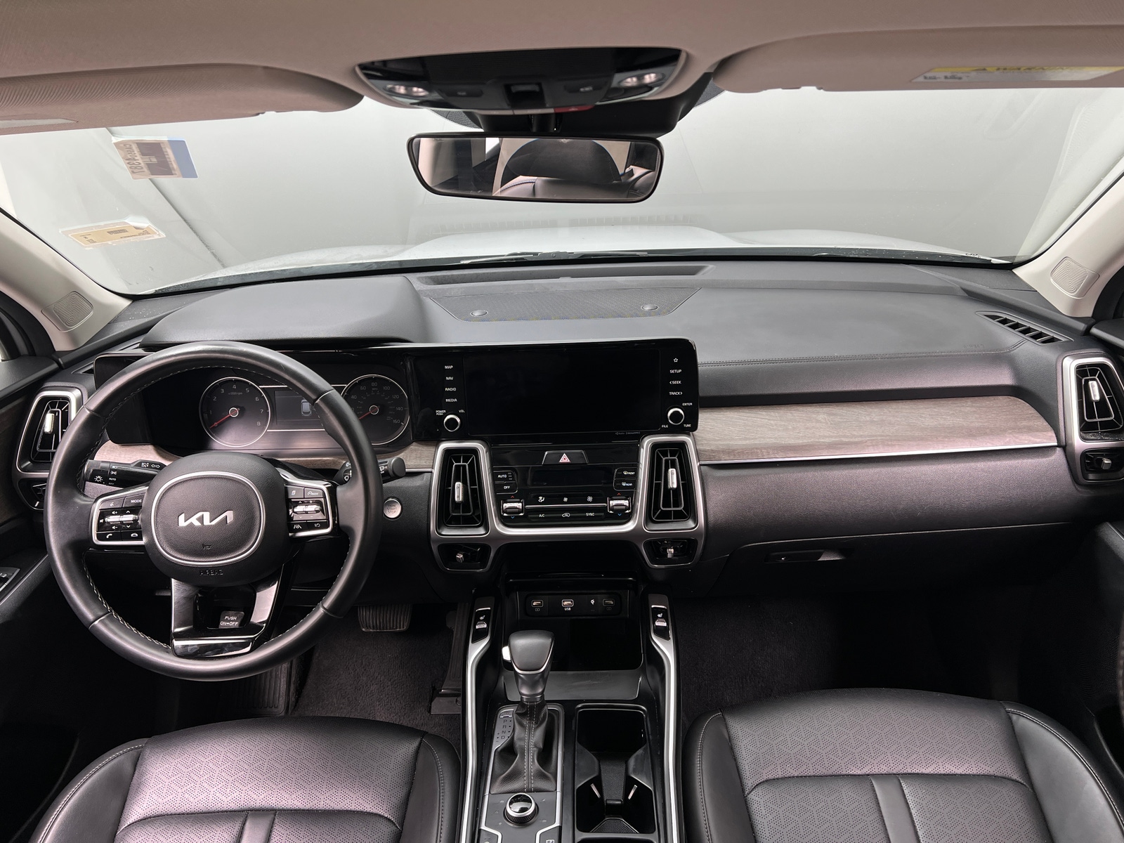 Thumbnail: 2023 Kia Sorento - 2